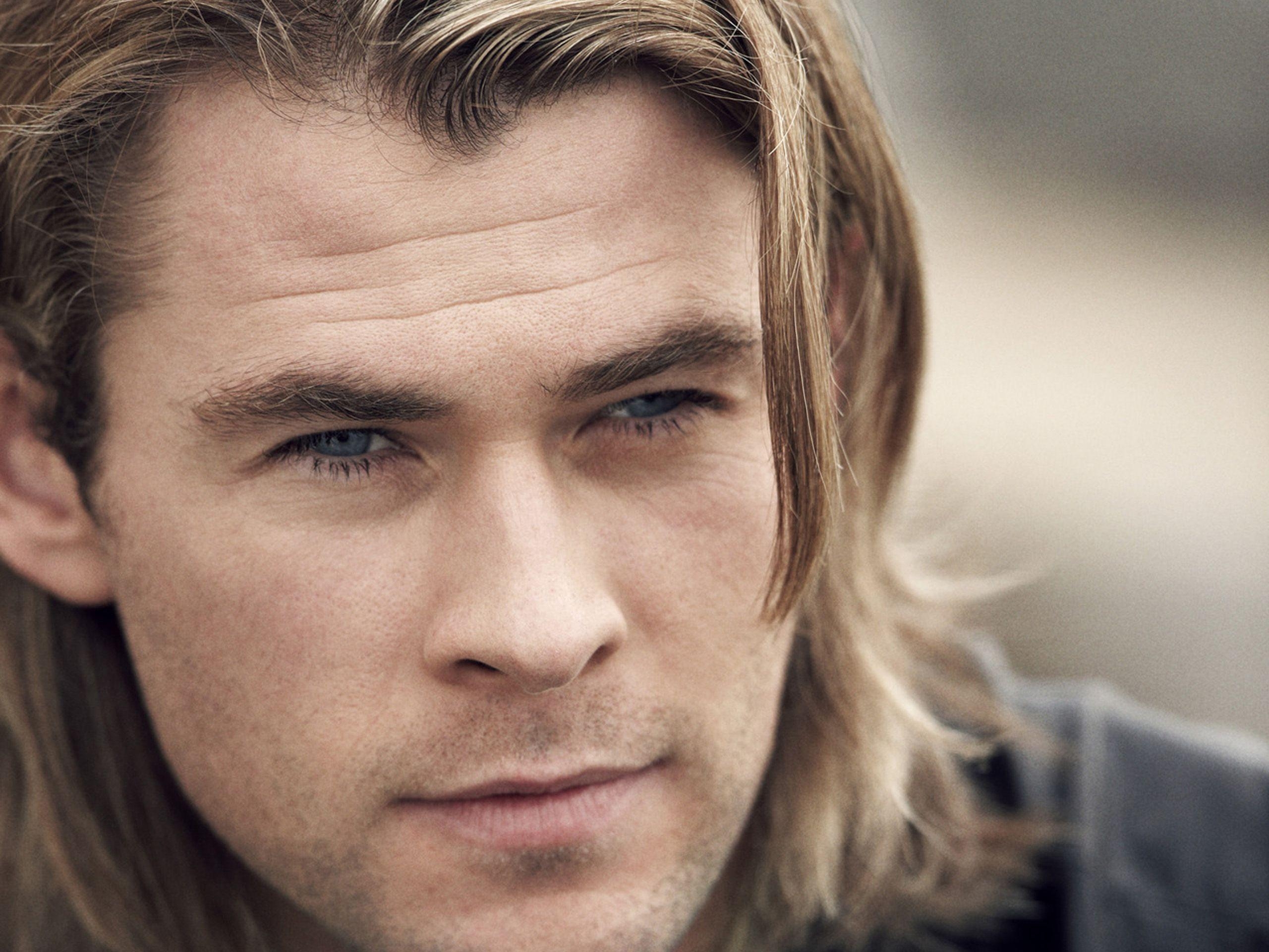 2560x1920 Chris Hemsworth Wallpaper High Resolution and Quality Download, Desktop