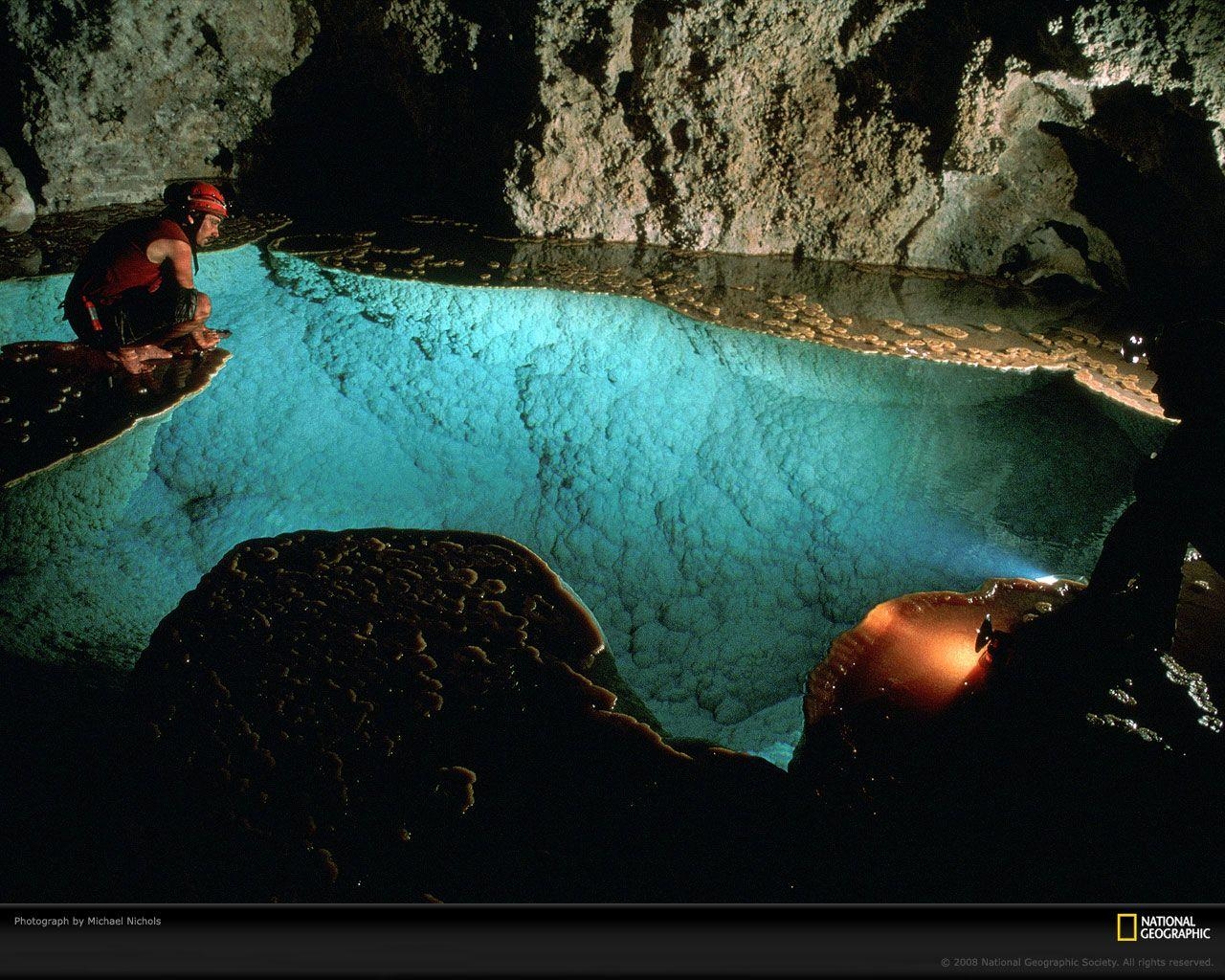 1280x1030 Snowy River Cave Shelf. It doesn't even look like there is water, Desktop