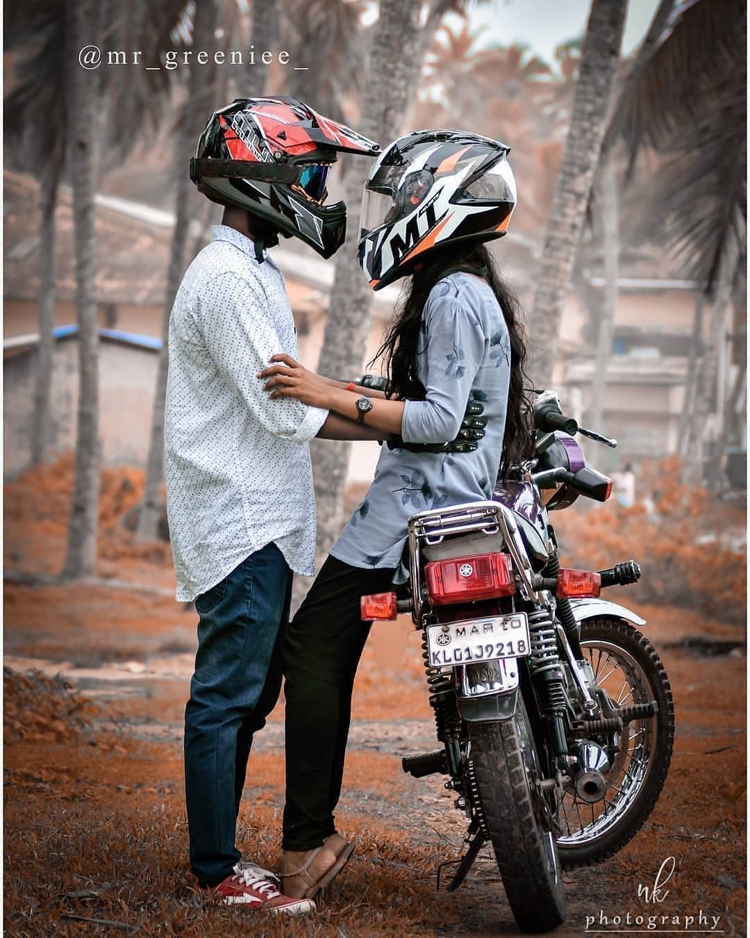 1080x1350 Bɪᴋᴇ Rɪᴅᴇʀs Pʜᴏᴛᴏɢʀᴀᴘʜʏ. Bike couple, Biker outfit, Bike photography, Phone