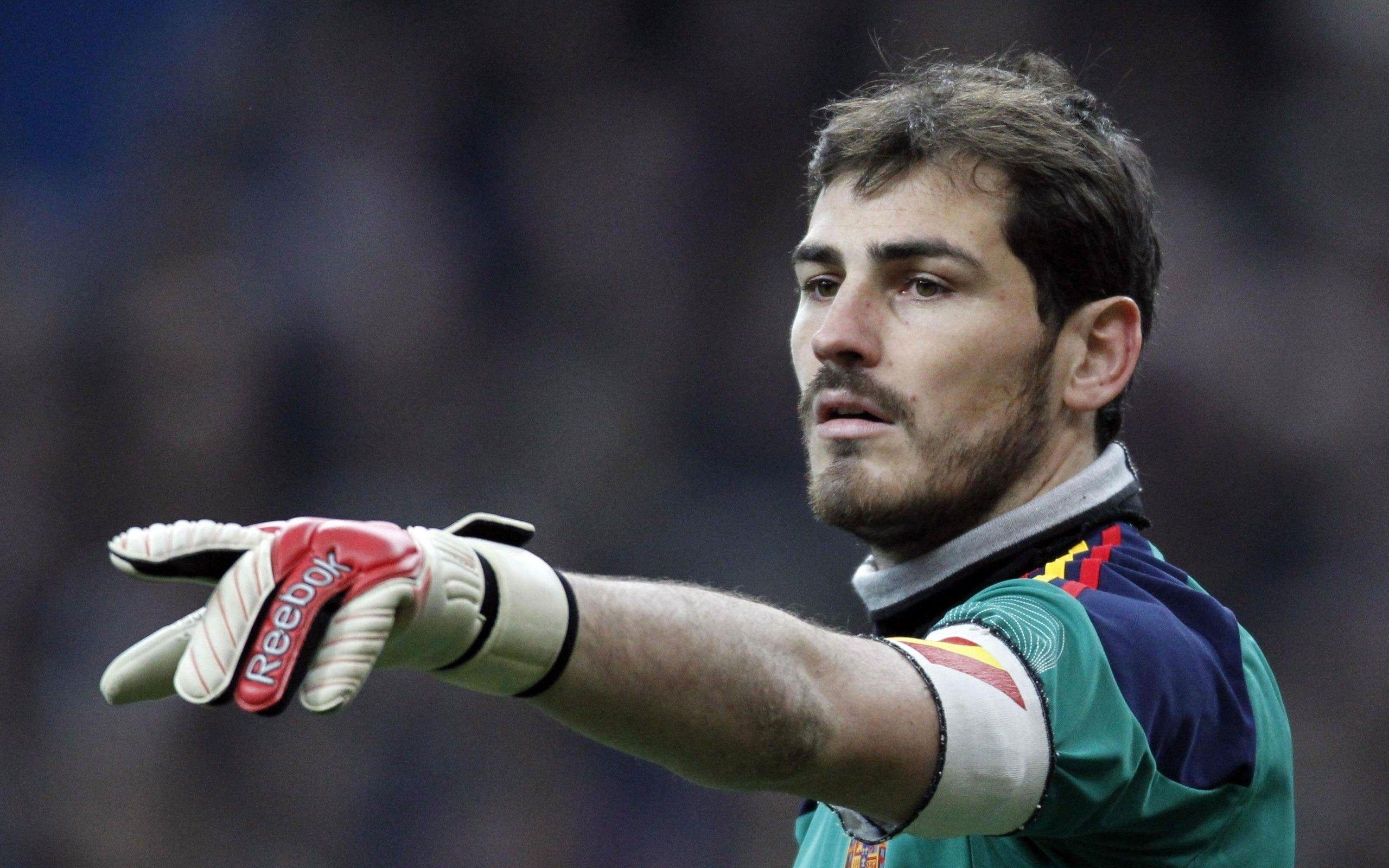 2560x1600 iker casillas HD Photo. Desktop Background Wallpaper Image, Desktop