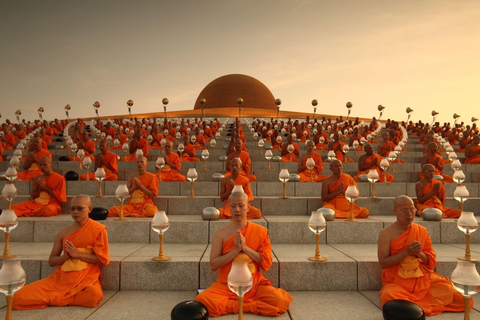 1600x1070 Magha Puja Day Light Of Peace Ceremony Wat Phra Dhammakaya Pathum, Desktop