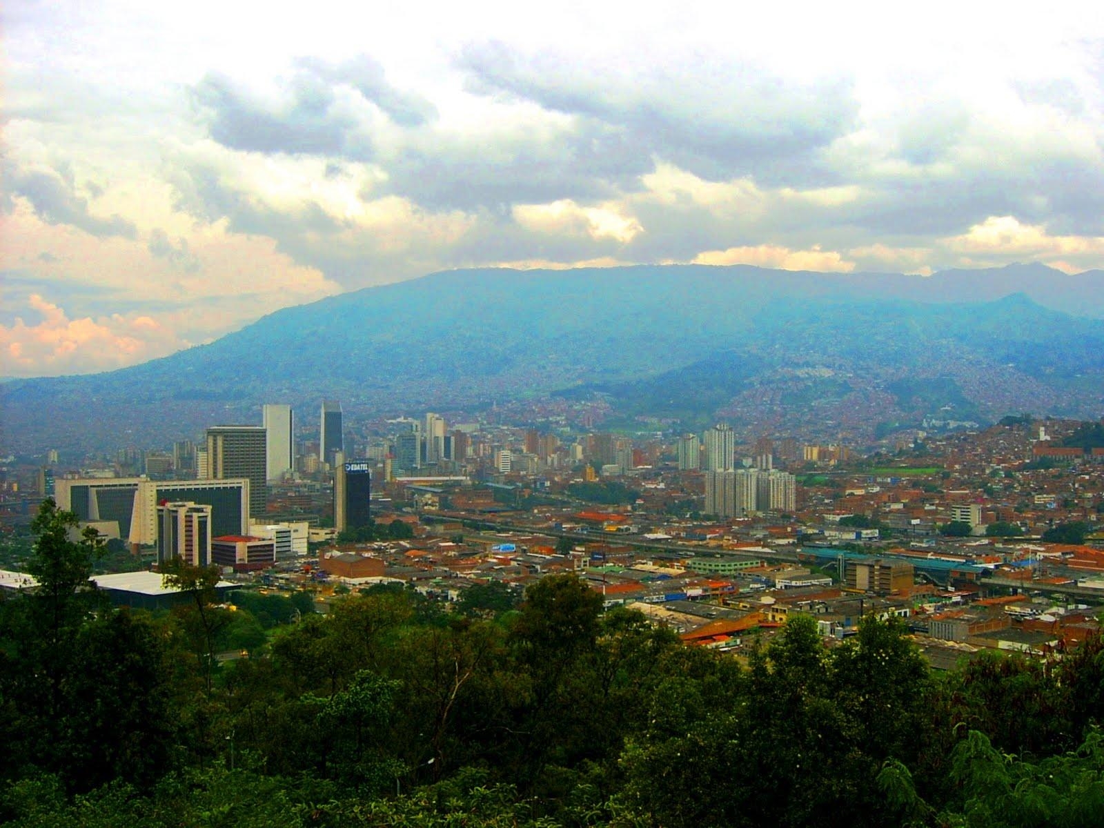 1600x1200 Medellin Colombia Wallpaper, Desktop