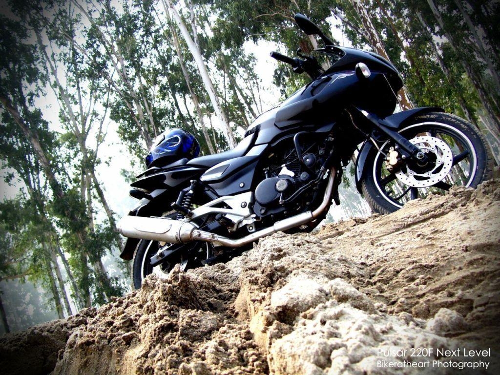 1030x770 Bajaj Pulsar 220 Still A Hot Buy!, Desktop