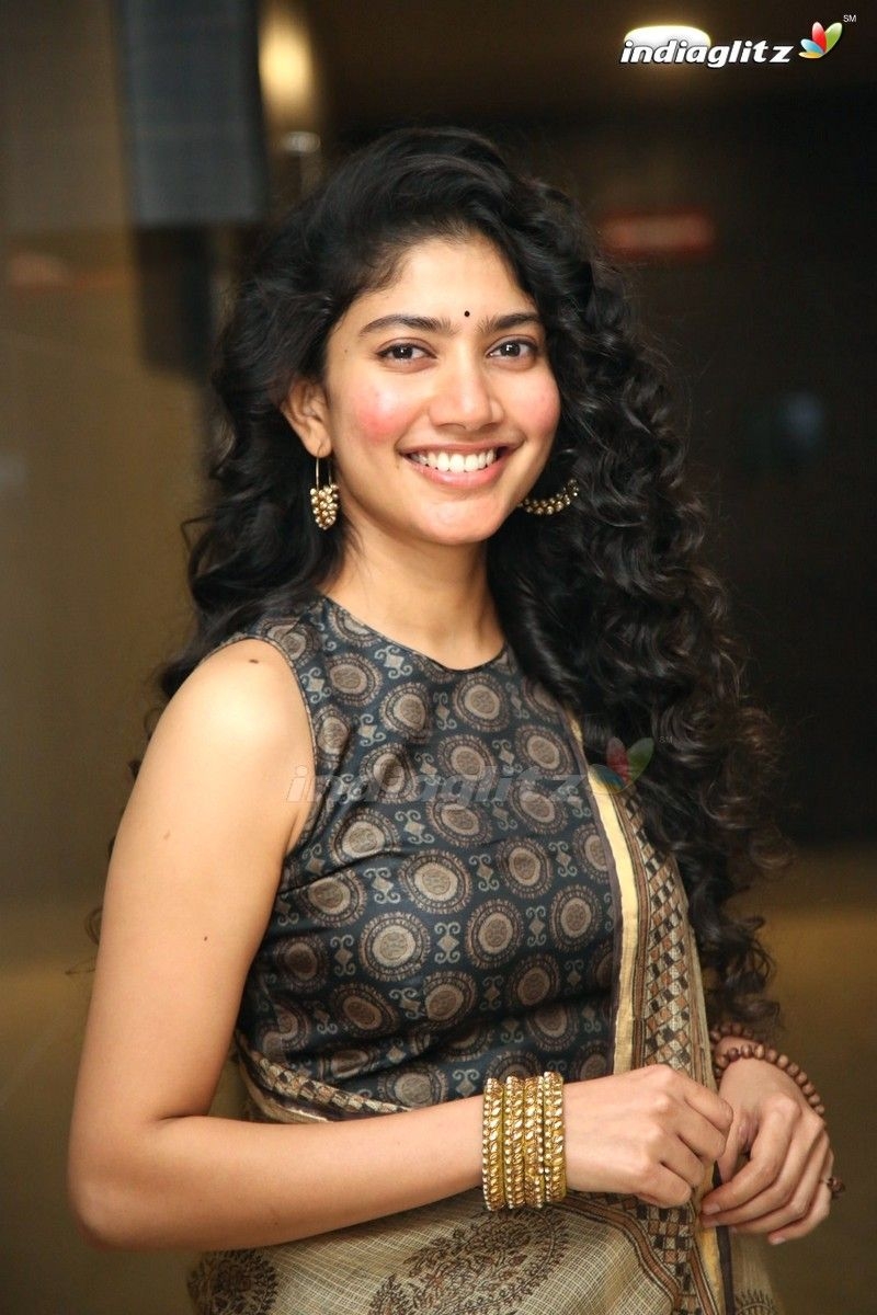 800x1200 Sai Pallavi Photo Actress photo, image, gallery, stills, Phone