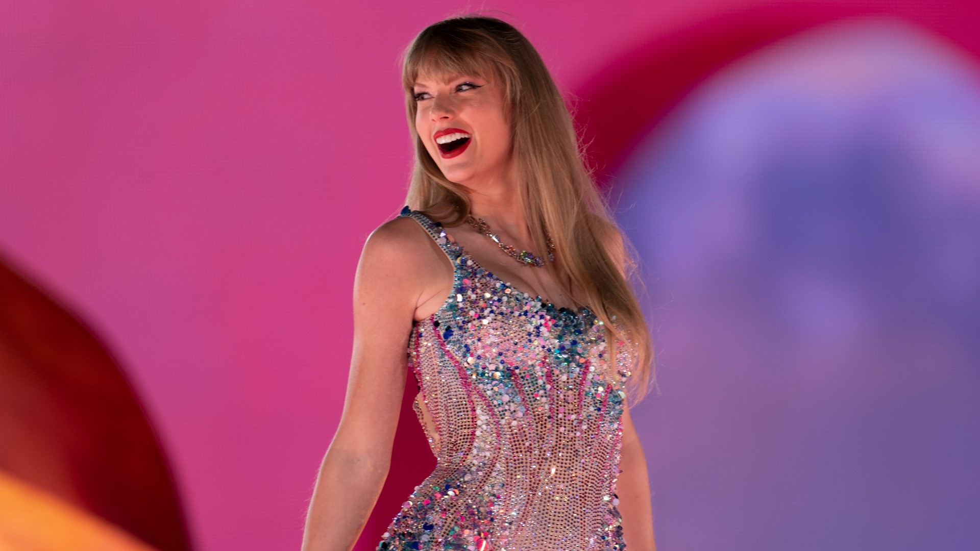 1920x1080 Taylor Swift's Eras Tour hits record, Desktop