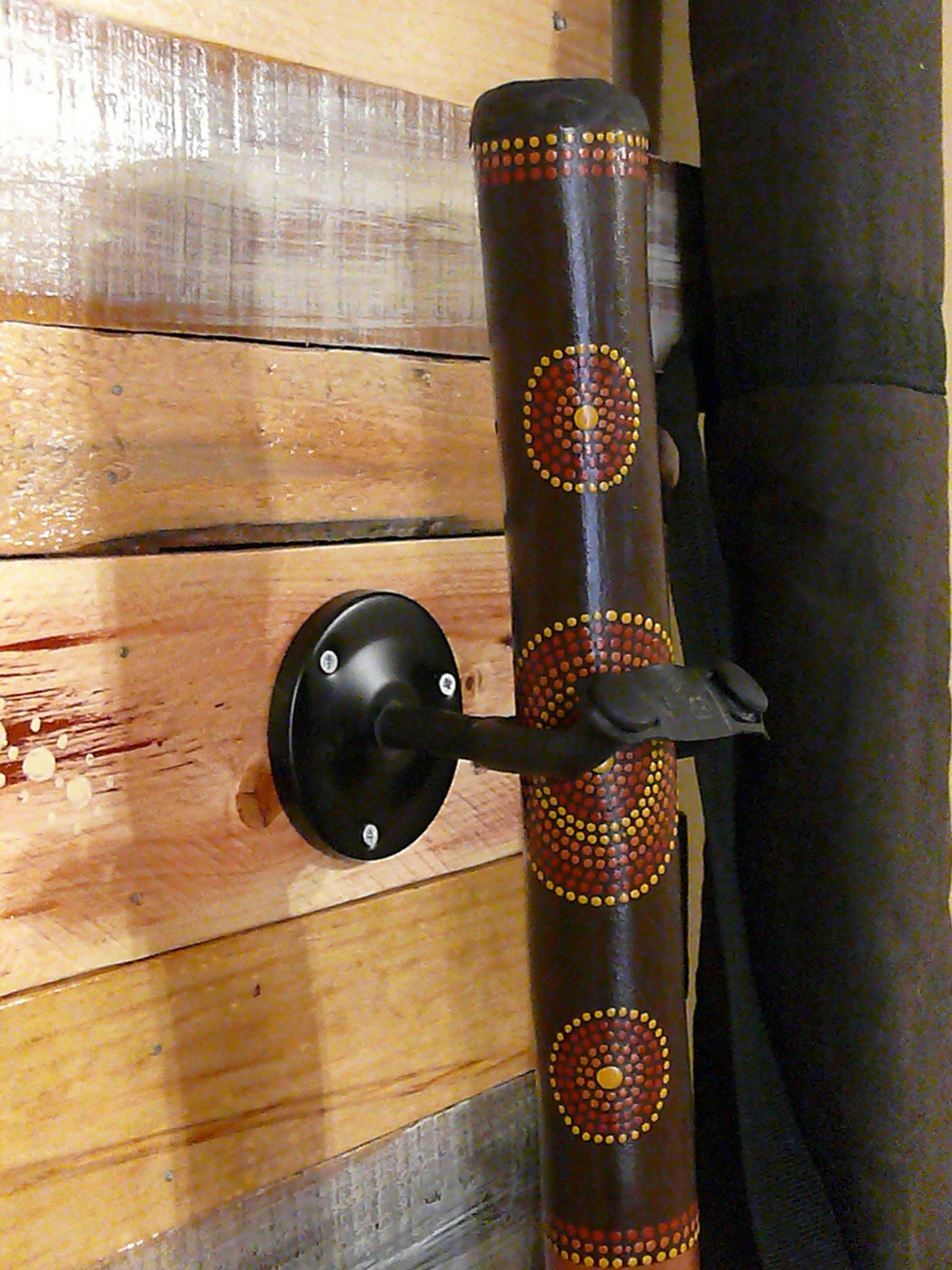 2450x3270 Productos. Home. Wall racks, Guitar hanger, Didgeridoo, Phone