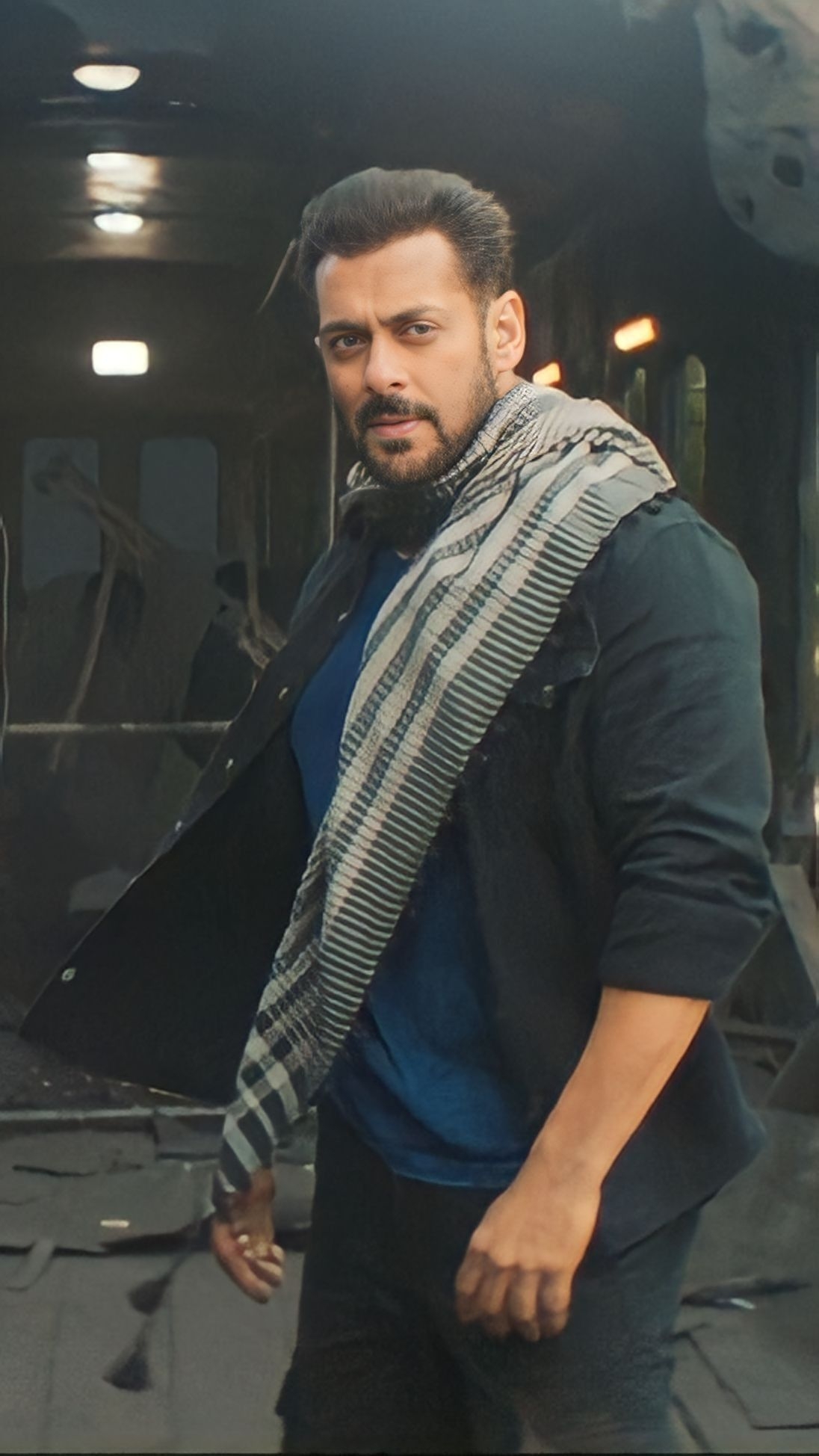 1100x1950 Tiger 3 Wallpaper. Salman khan photo, Salman khan, Bollywood actors, Phone