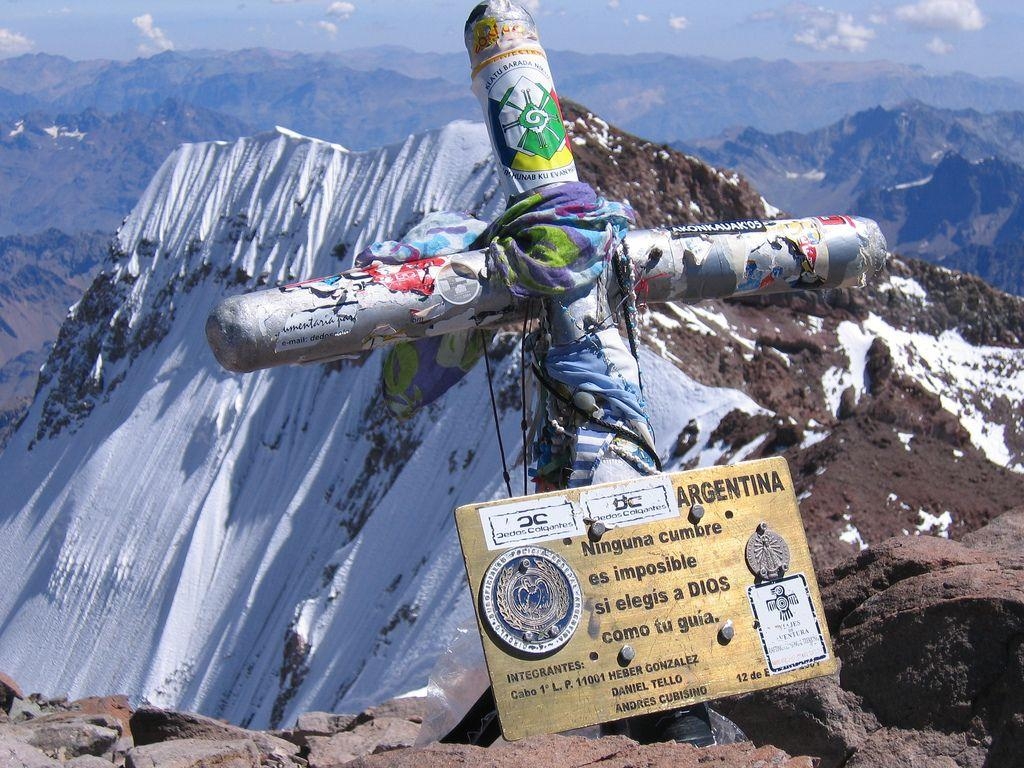 1030x770 Summit Cross The summit cross on Aconcagua. South face, Desktop