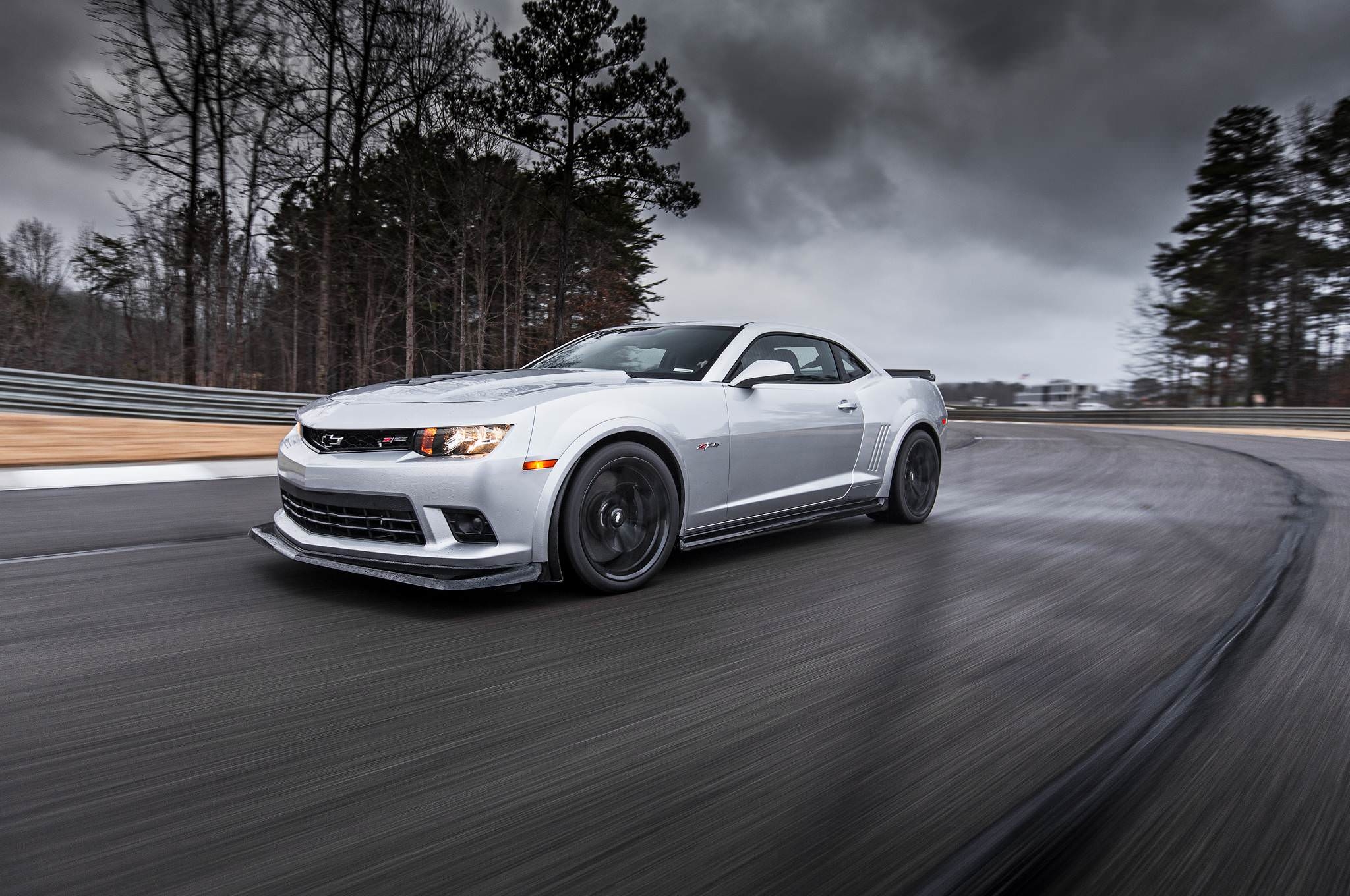 2050x1360 Slow Motion Chevrolet Camaro Z28 Wallpaper Image, Desktop