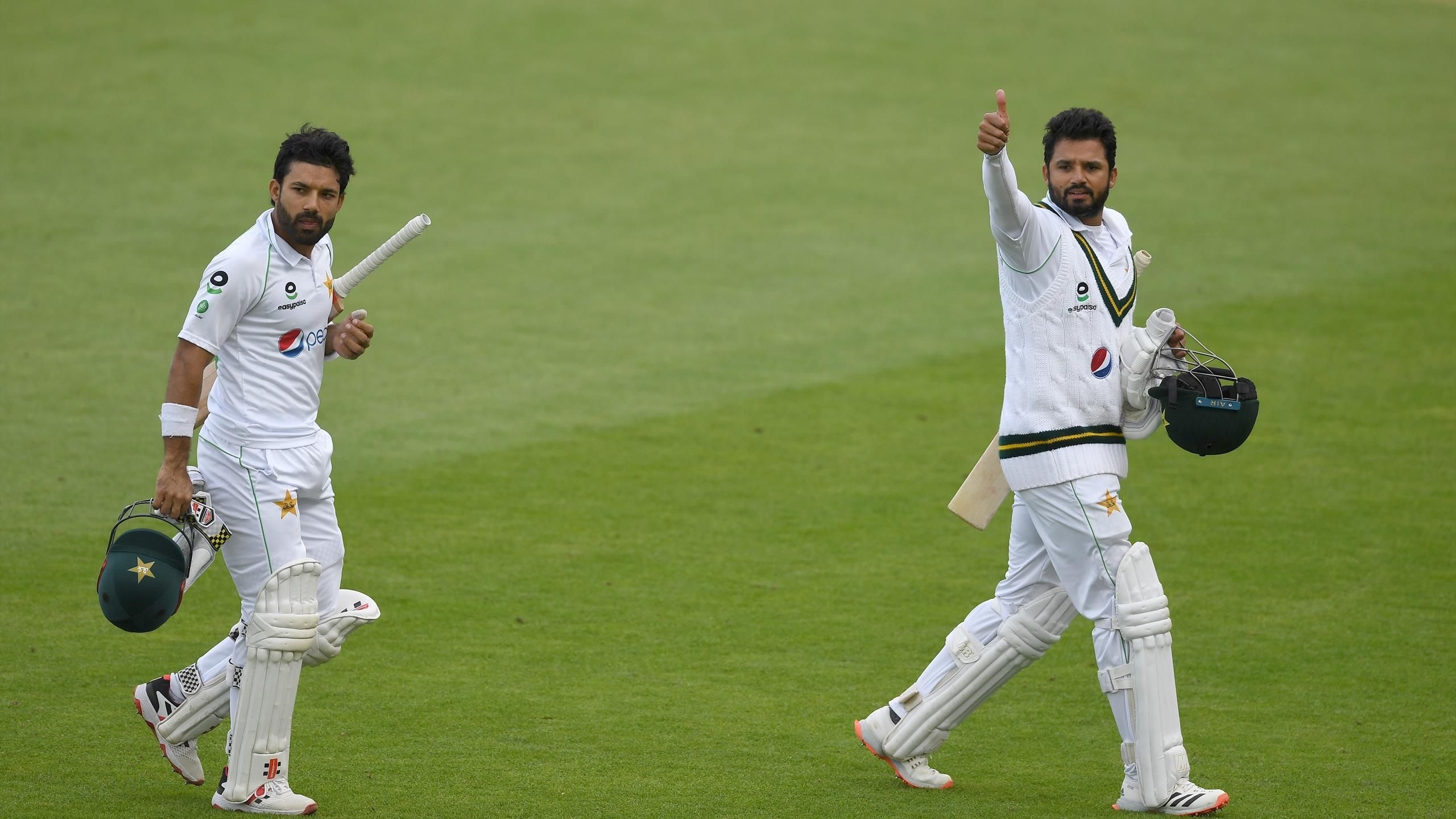 2560x1440 Pakistan captain Azhar Ali hits defiant fifty to keep England at bay, Desktop