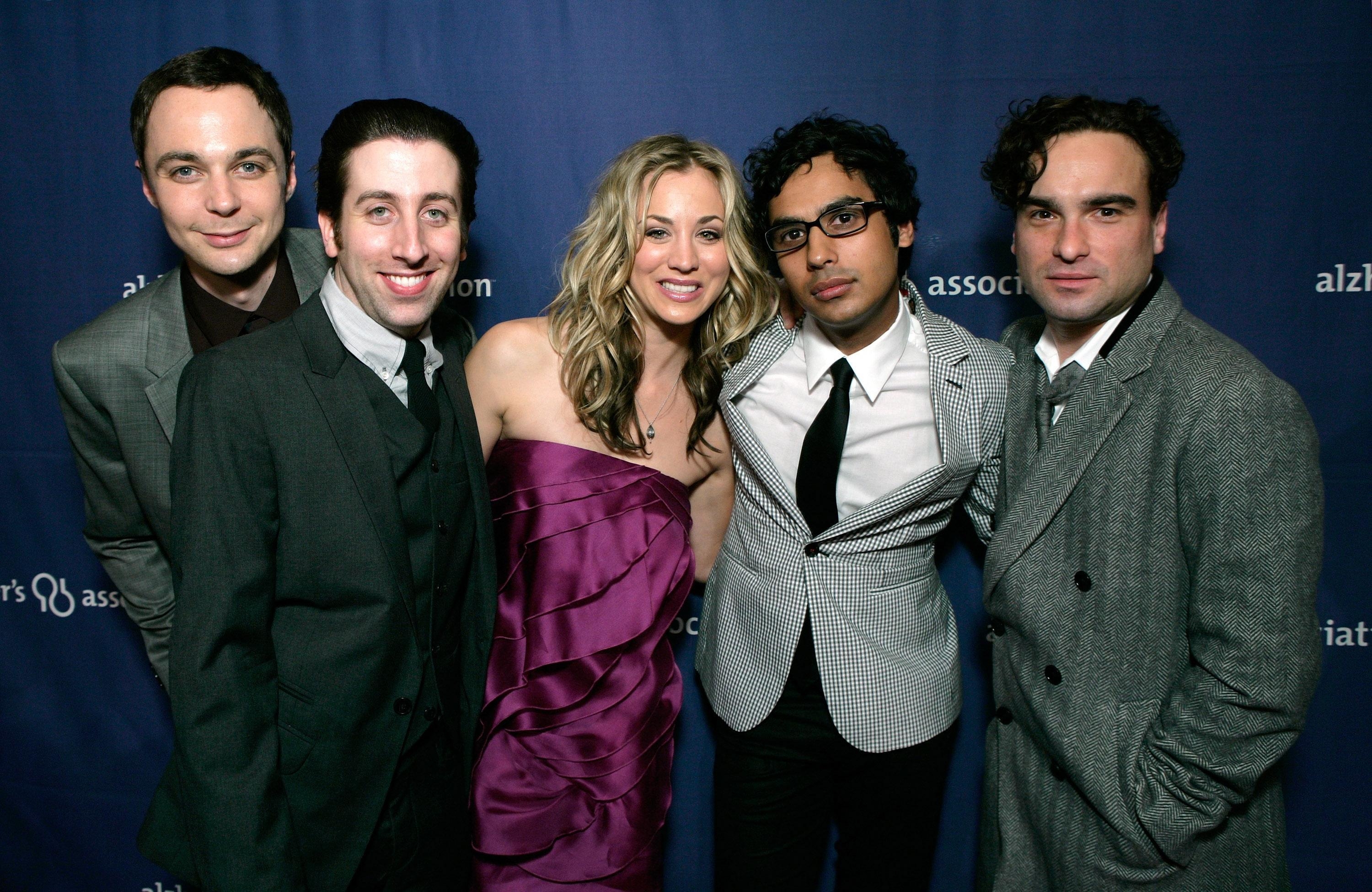 3000x1950 Download wallpaper  johnny galecki, jim parsons, kaley, Desktop