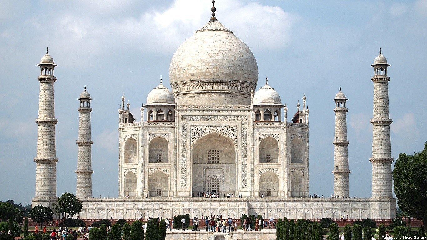 1370x770 Taj Mahal Wallpaper, Desktop