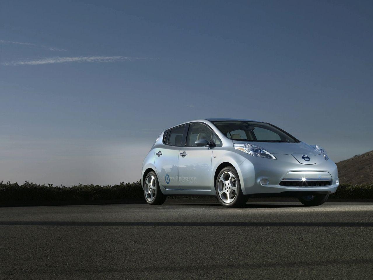 1280x970 Sport Cars: Nissan Leaf HD Wallpaper 2011, Desktop