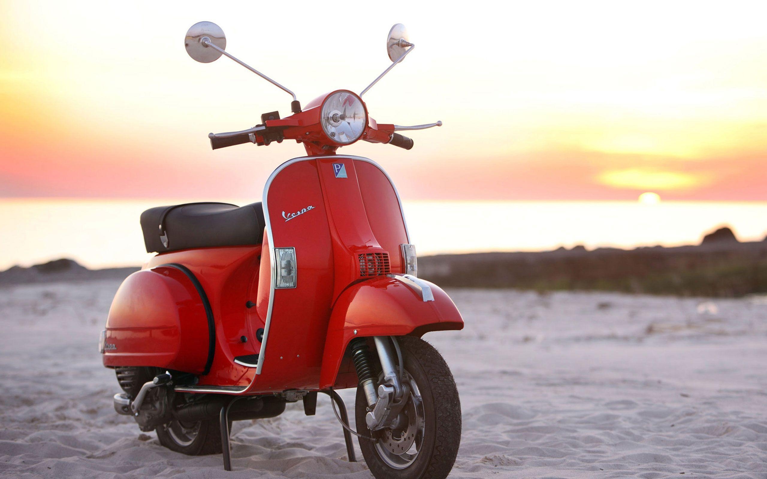 2560x1600 A Vespa PX 125 motorcycles HD Wallpaper. Hot HD Wallpaper, Desktop