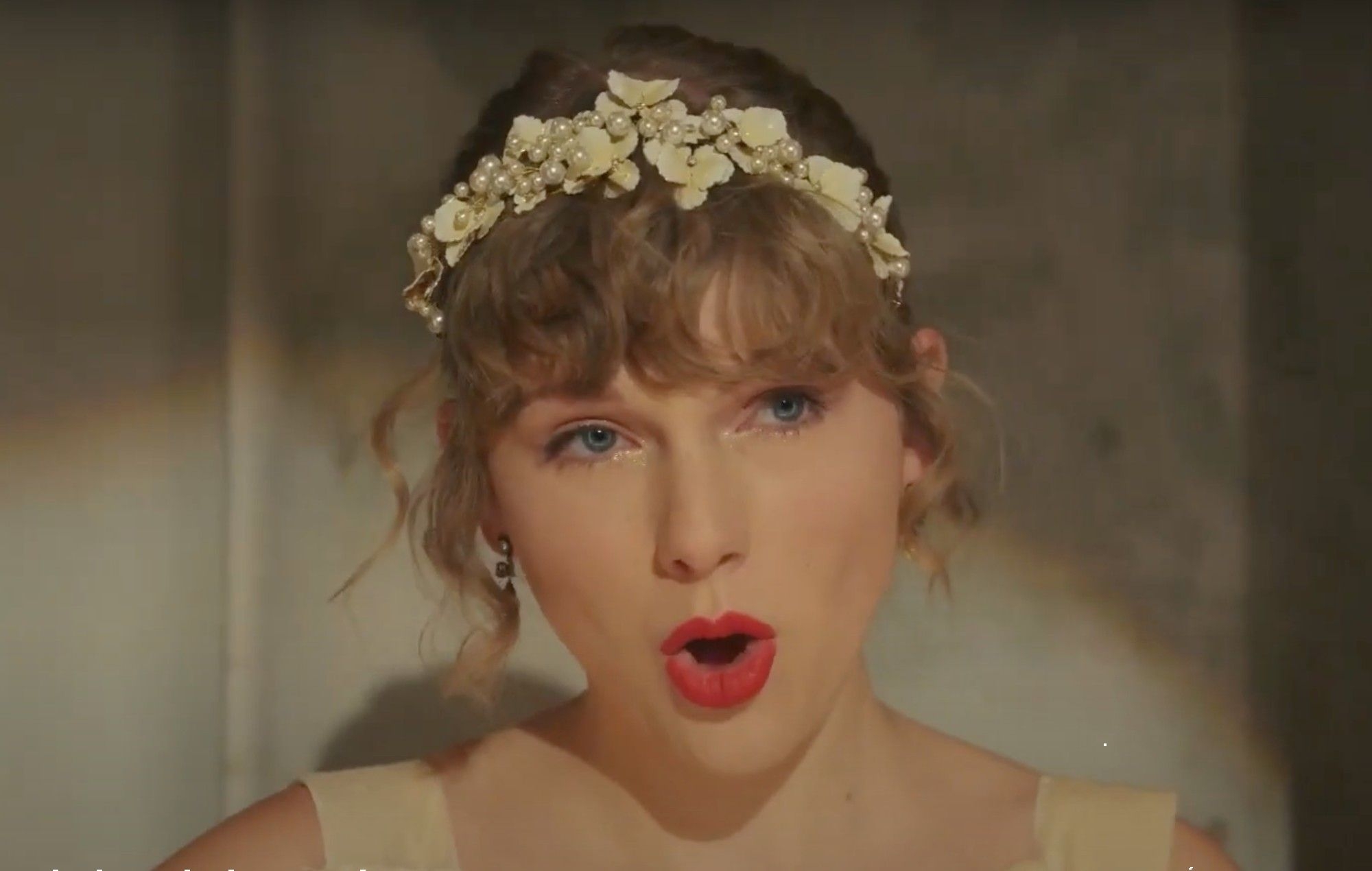 2000x1270 Watch Taylor Swift's fantastical new music video for 'Willow', Desktop