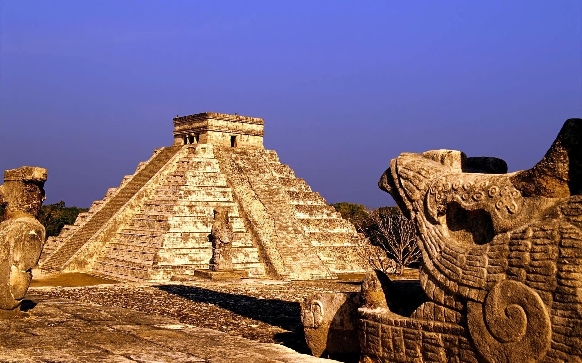 1920x1200 The ruins of Chichen Itza are located in the northern center, Desktop