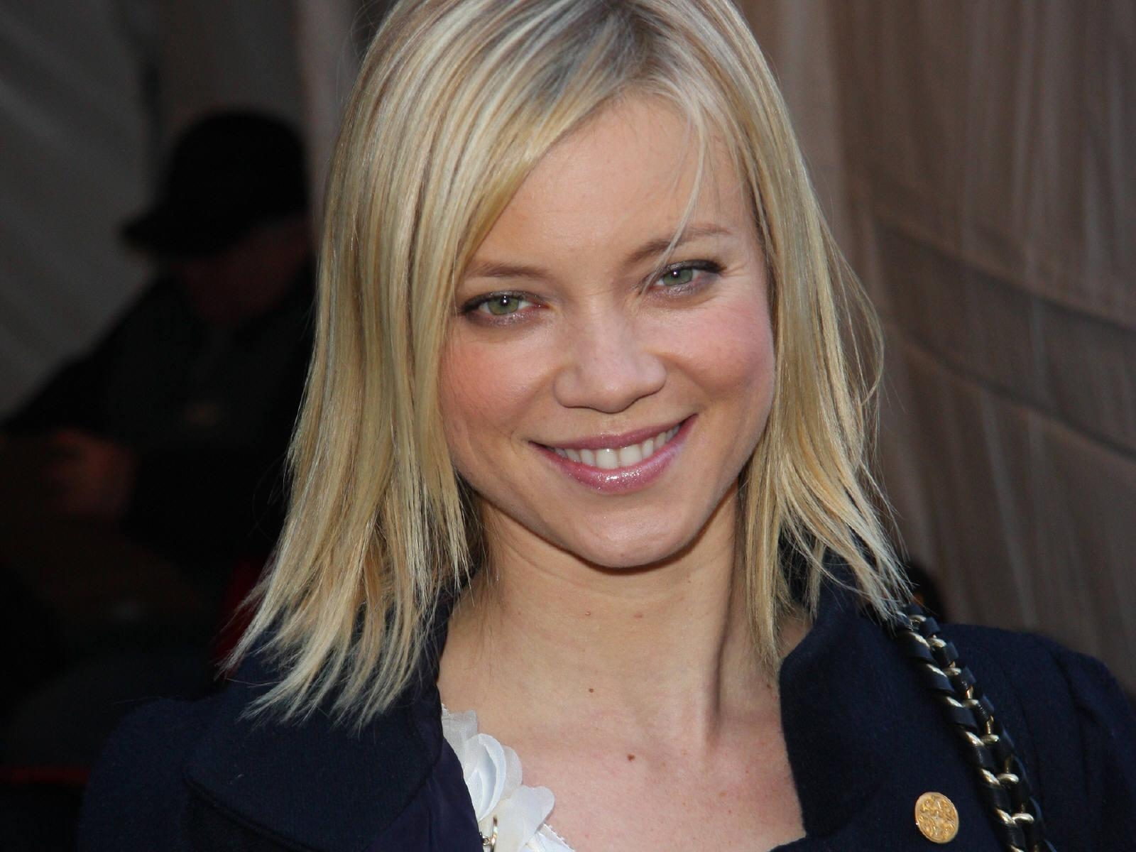 1600x1200 Amy Smart Wallpaper, Desktop