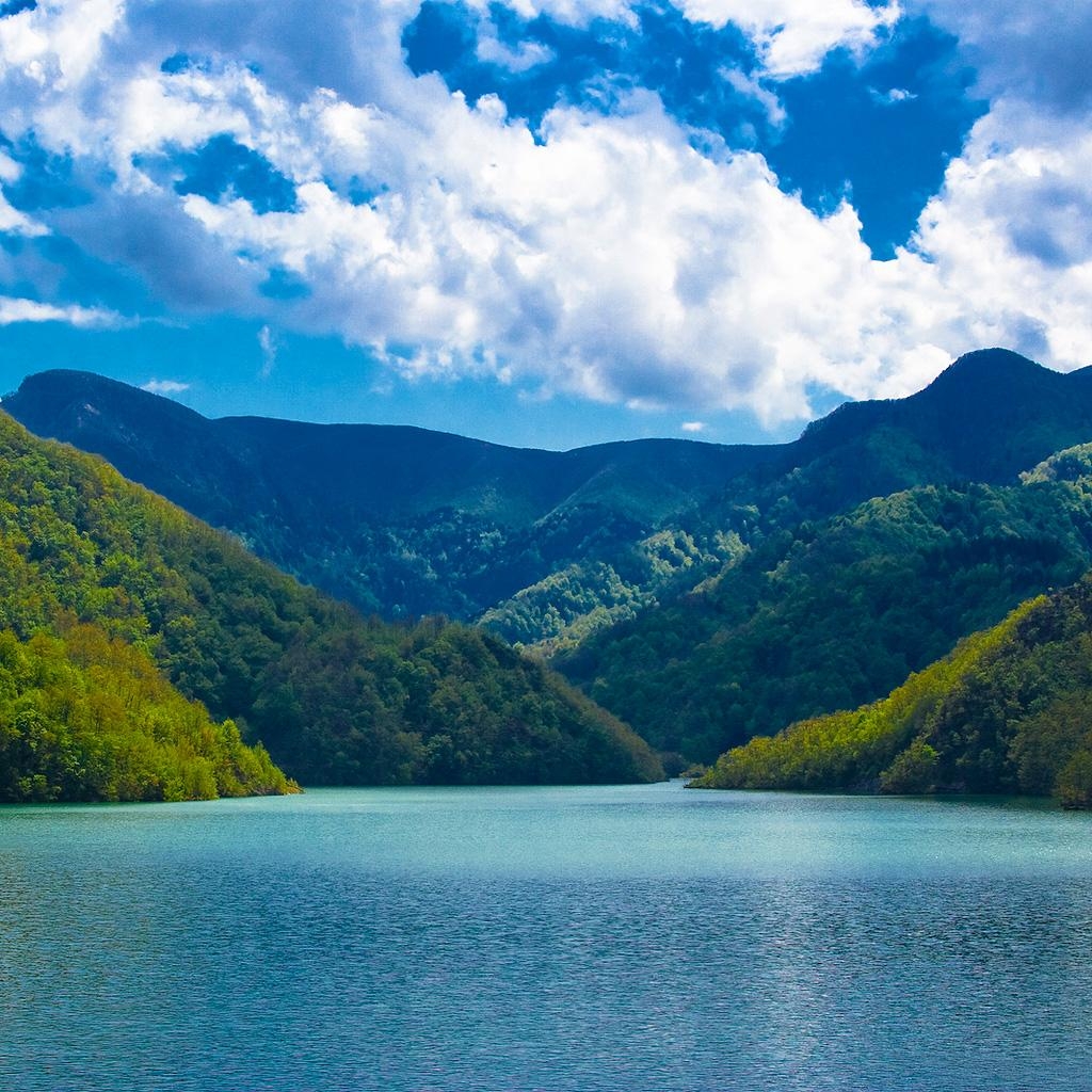 1030x1030 Italian lake landscape iPad wallpaper, Phone