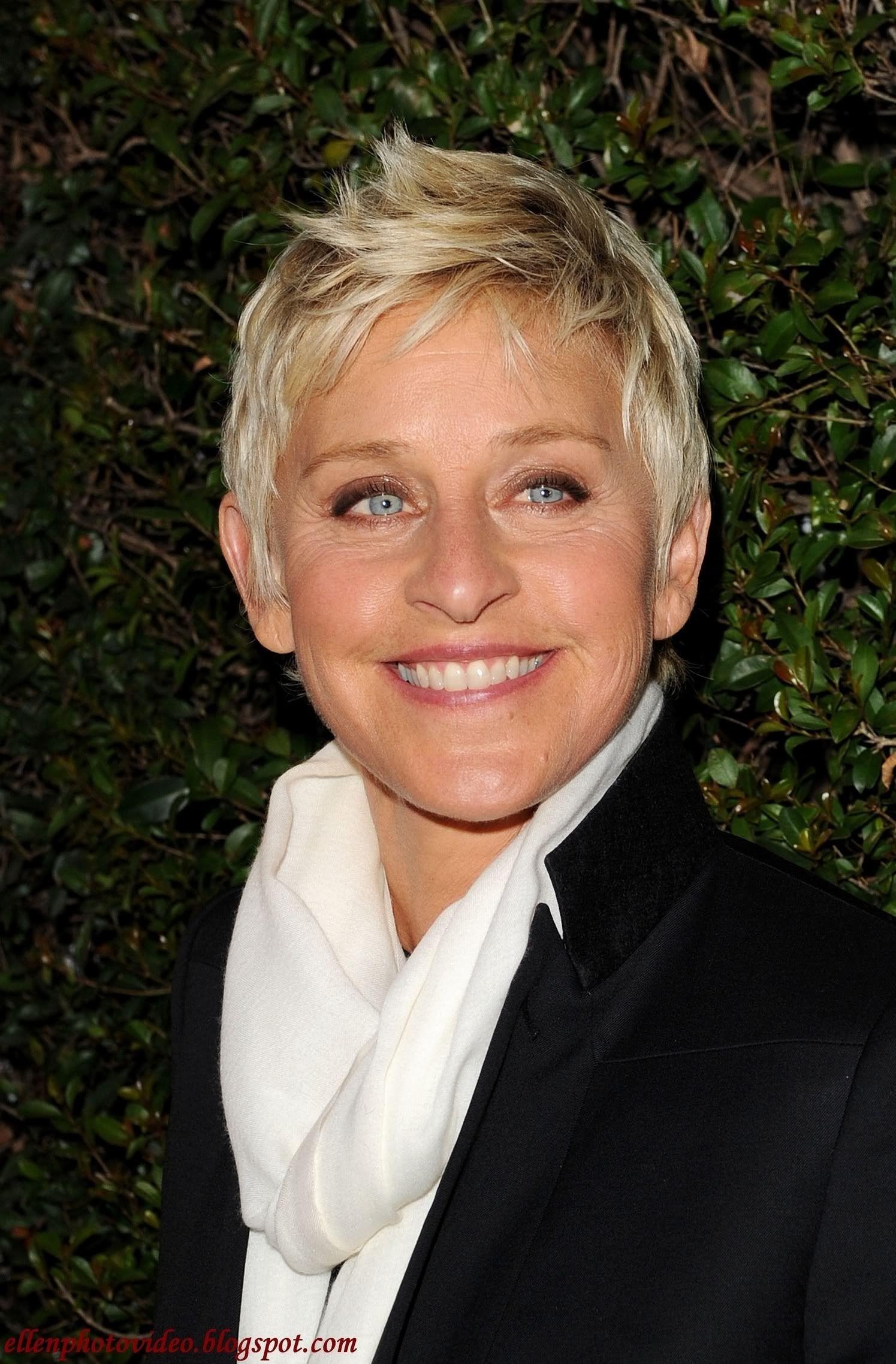 1500x2280 Ellen Degeneres Type 6. Hair. Ellen degeneres, Phone