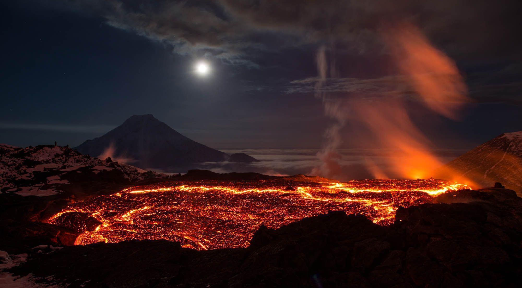 2000x1110 Volcano HD Wallpaper and Background Image, Desktop