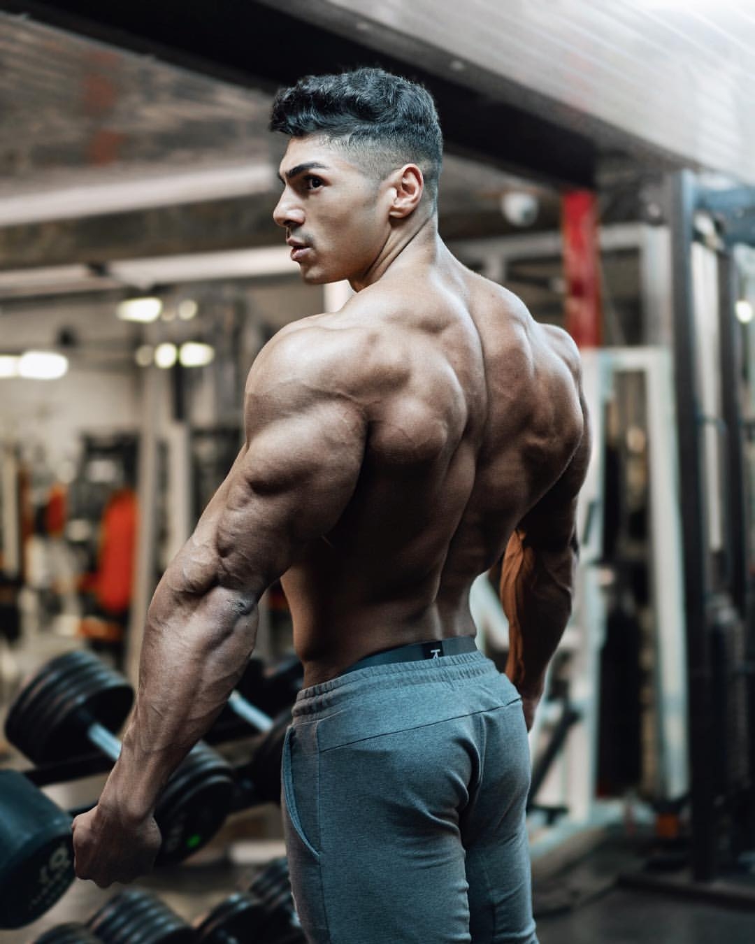 1080x1350 workin on that back thickness. Andrei Deiu', Phone