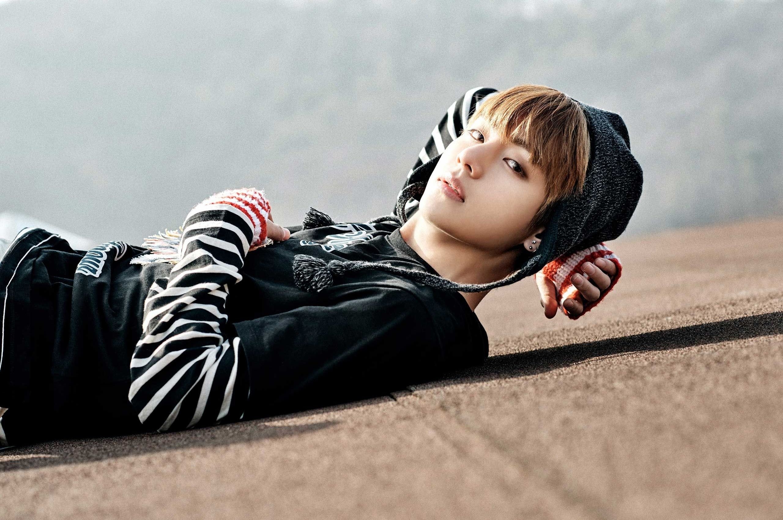 2560x1700 BTS V Cute Laptop Wallpaper, Desktop