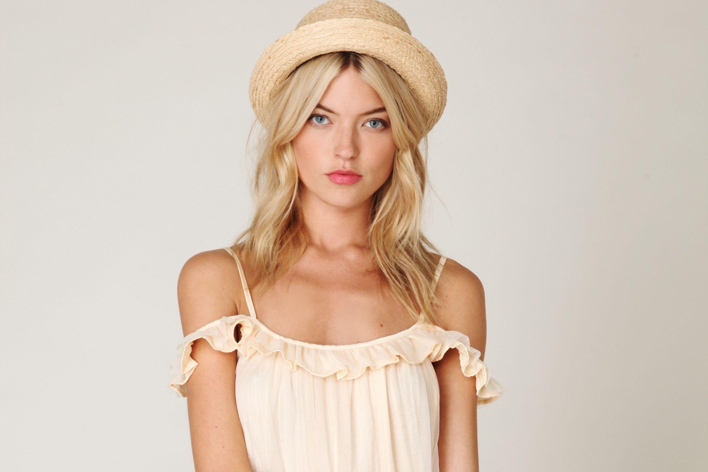 2340x1560 Martha Hunt Hat Wallpaper 55093  px, Desktop