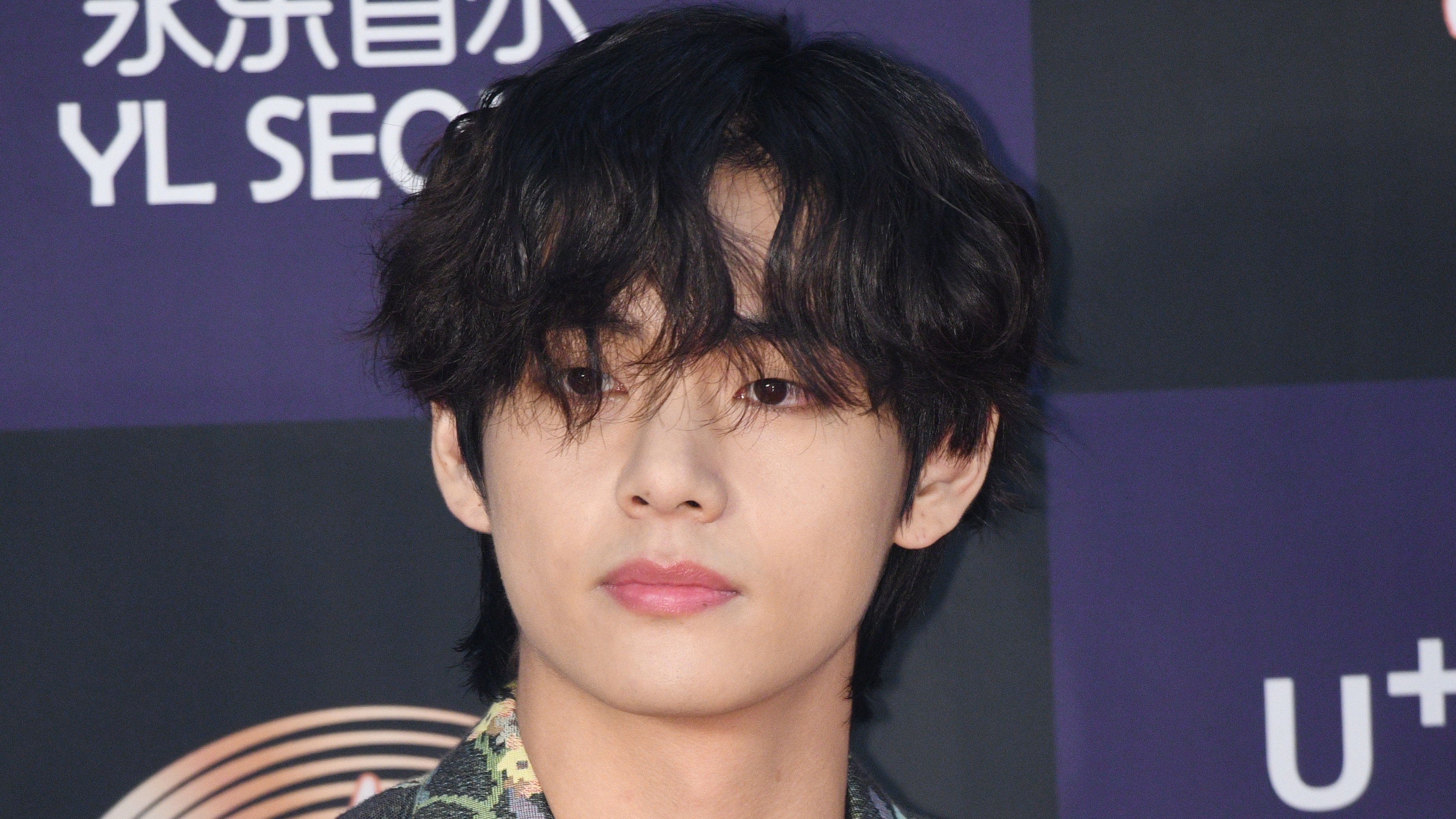 3720x2090 BTS's V Is Bringing the Perm Back, Desktop