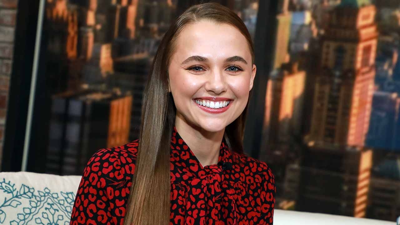 1280x720 Jumanji' Star Madison Iseman Got a 'Very Special' Birthday Surprise from Costar Danny DeVito, Desktop