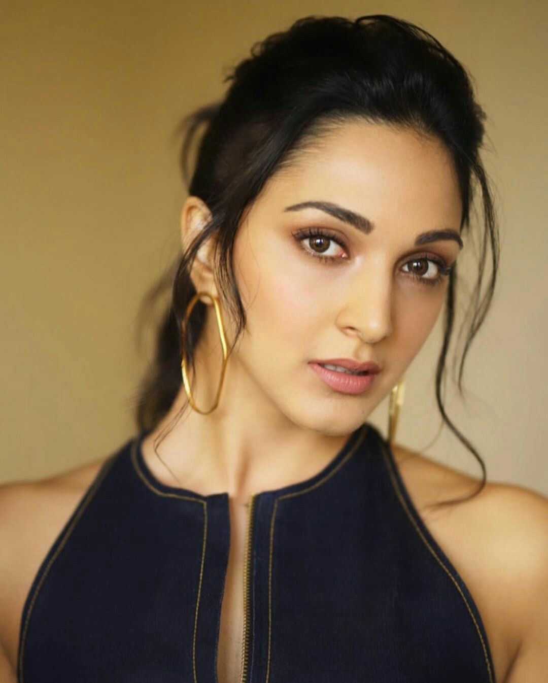 1080x1350 kiaraadvani. Kiara advani, Beautiful bollywood actress, Beautiful indian actress, Phone