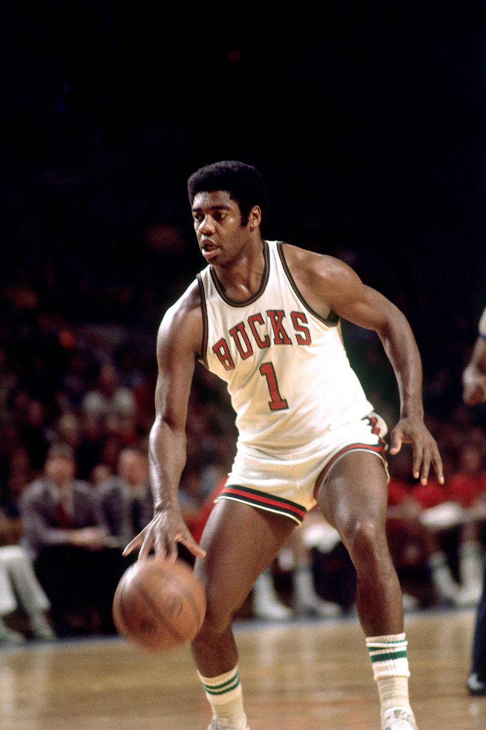 1000x1500 Oscar Robertson, Phone