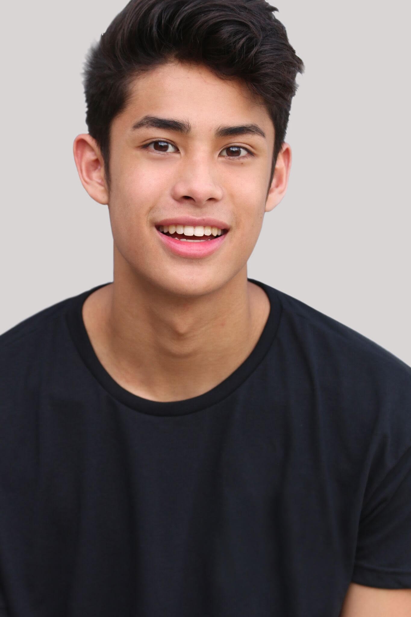 1370x2050 Donny Pangilinan, Phone