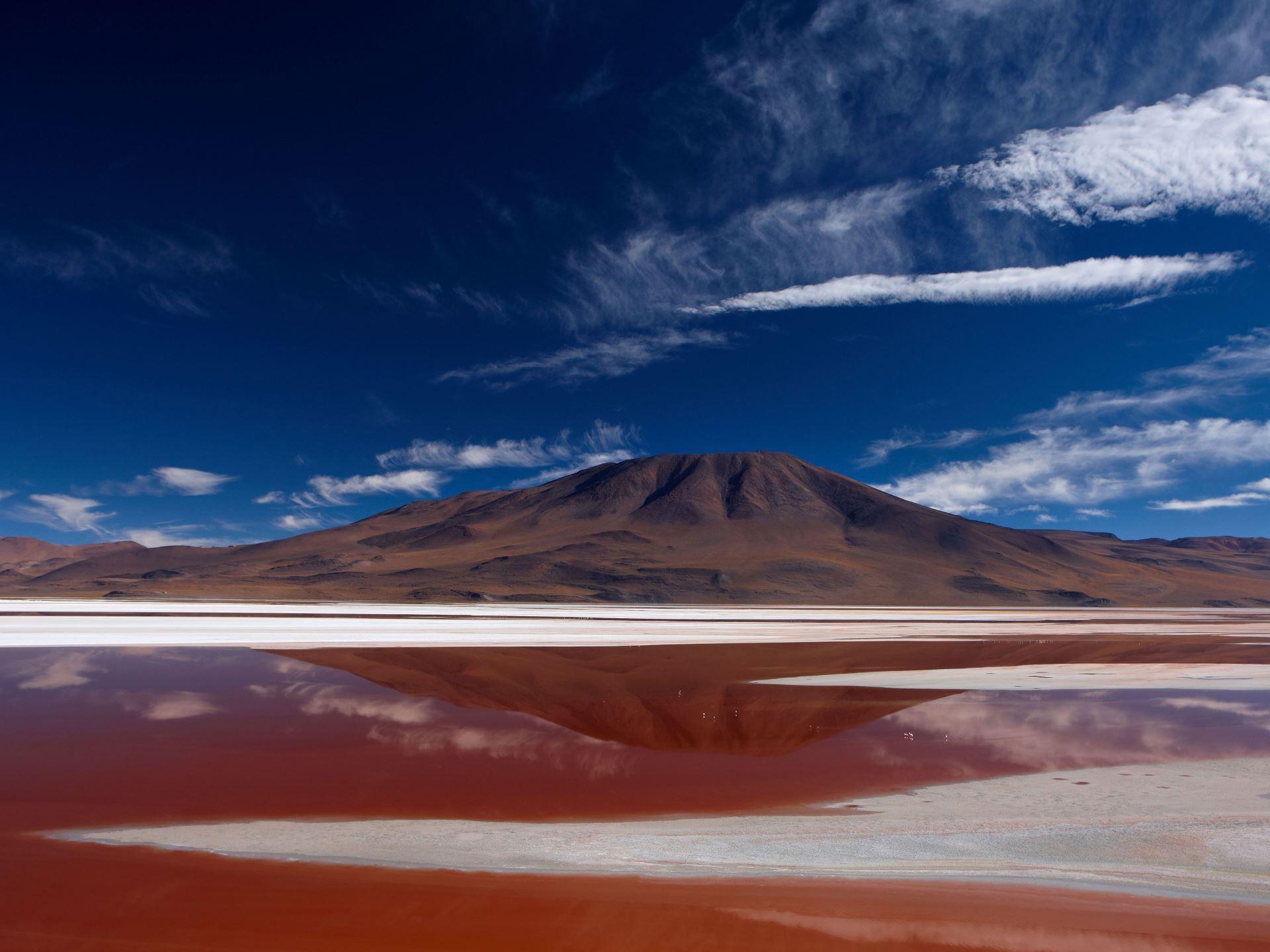 1920x1440 The Most Colorful Bodies of Water in the World. Scenic landscape, Desktop