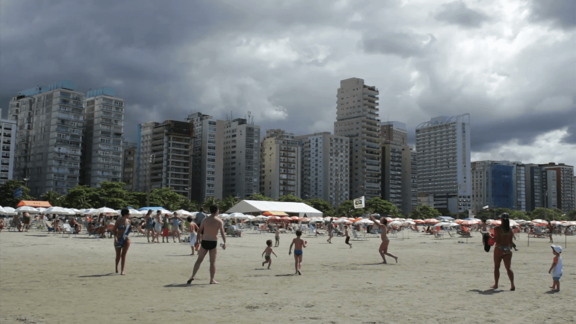 1920x1080 People enjoying a summer day at Santos beach. Santos, Sao Paulo, Desktop