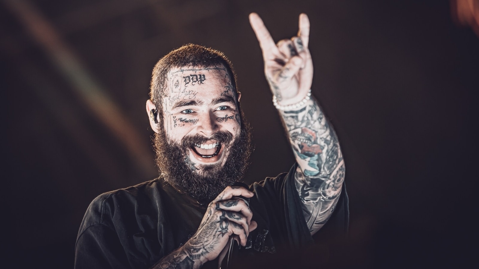 1600x900 Post Malone goes 'Kya Bolti Mumbai' as he performs in India, Desktop