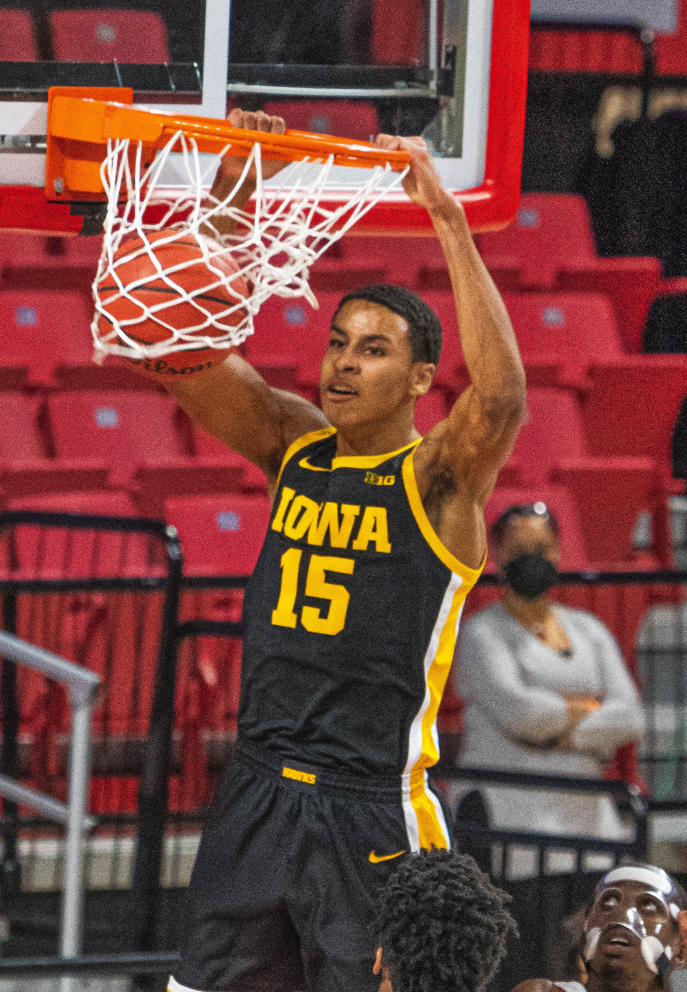 1420x2040 Keegan Murray dunks vs Maryland at Xfinity Center in College Park MD, January 7th 2021 (Abdullah Konte Pro Reels Photography) (cropped), Phone