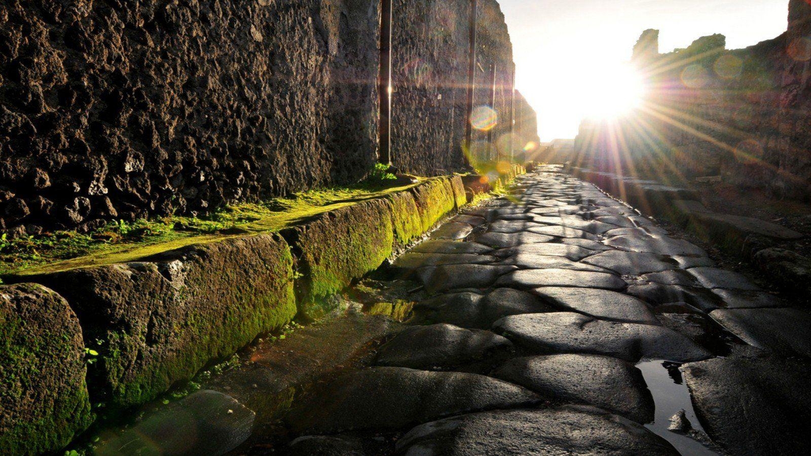 1600x900 Ruins Italy moss antique cobblestones Italia Pompei street sun flare, Desktop