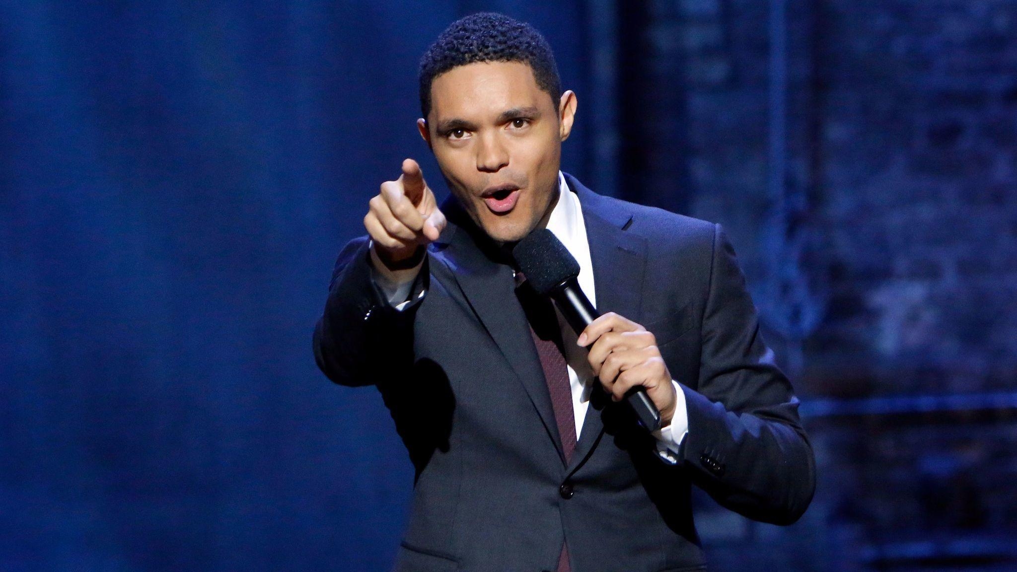 2050x1160 Trevor Noah brings the news to Bob Carr Theater in Orlando, Desktop