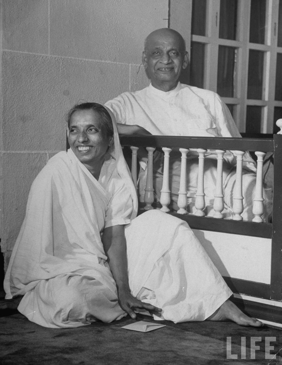 990x1280 Sardar Vallabhbhai Patel and his daughter Manibehn Patel Indian Photo, Phone