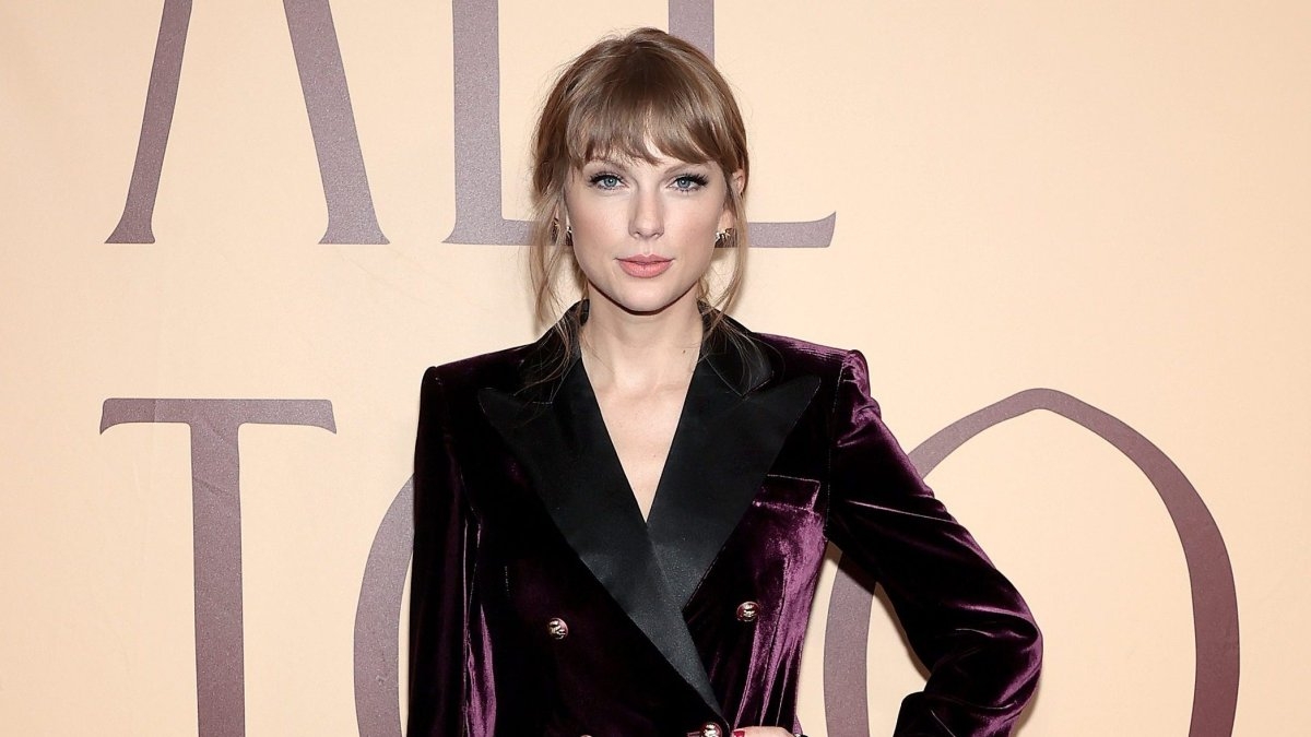 1200x680 Taylor Swift's New Album, 'Midnights', Comes Out Tonight. Here's What We Know, Desktop