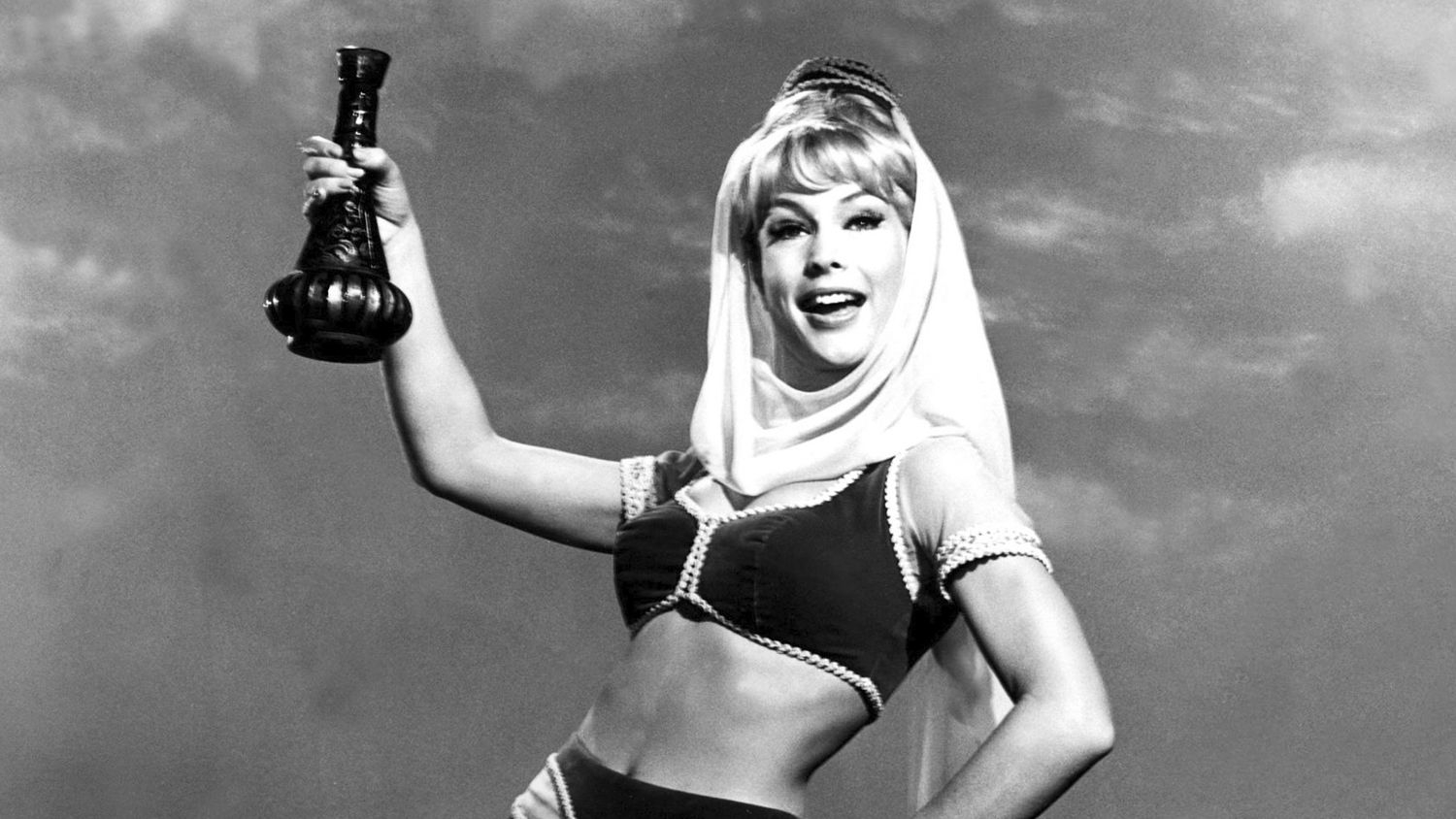 1500x850 I Dream of Jeannie's Barbara Eden Shows Off LA Home, Desktop