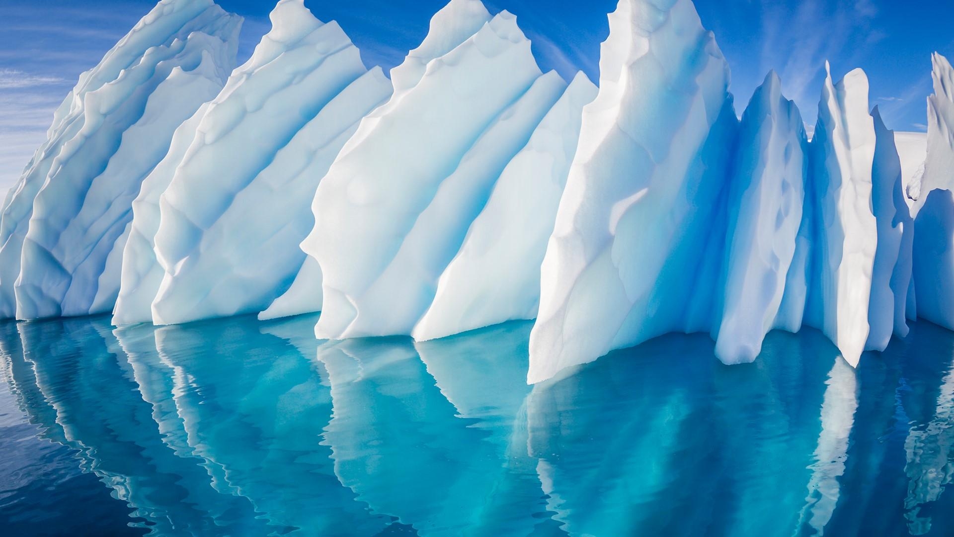 1920x1080 Iceberg in Paradise Harbor, Antarctic Peninsula, Antarctica, Desktop