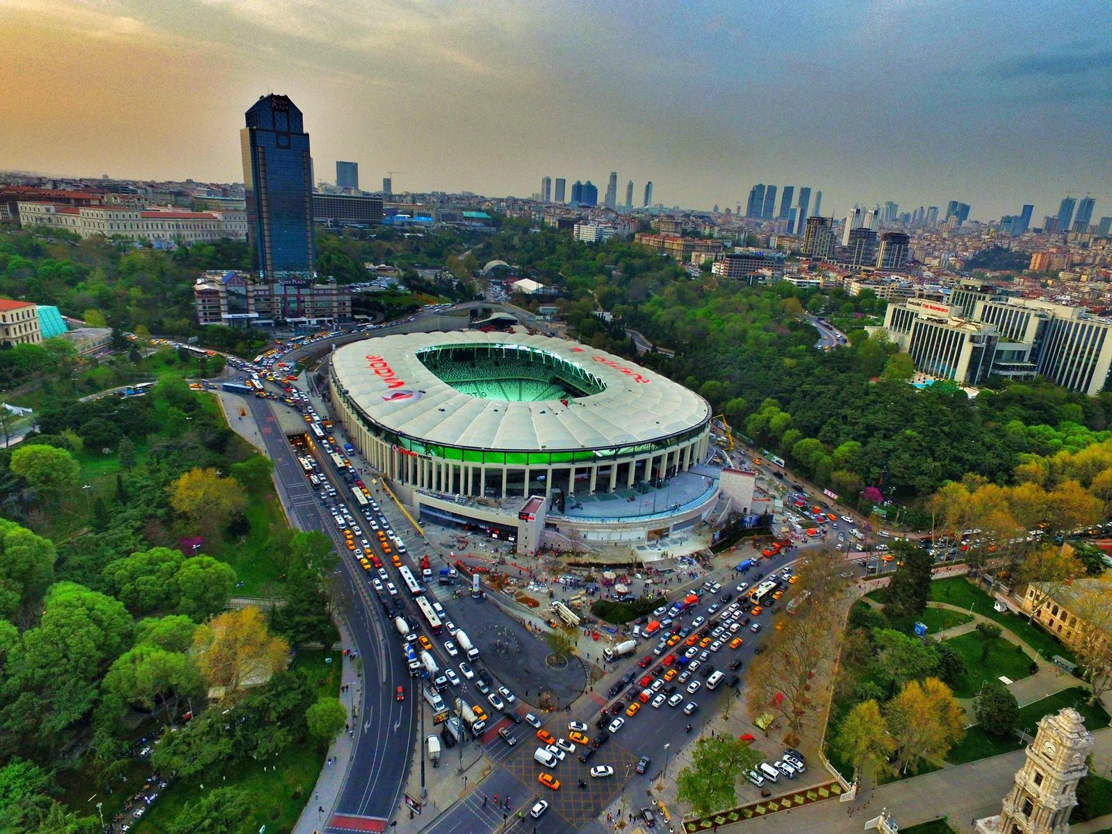 1600x1200 Istanbul Vodafone Arena, Desktop