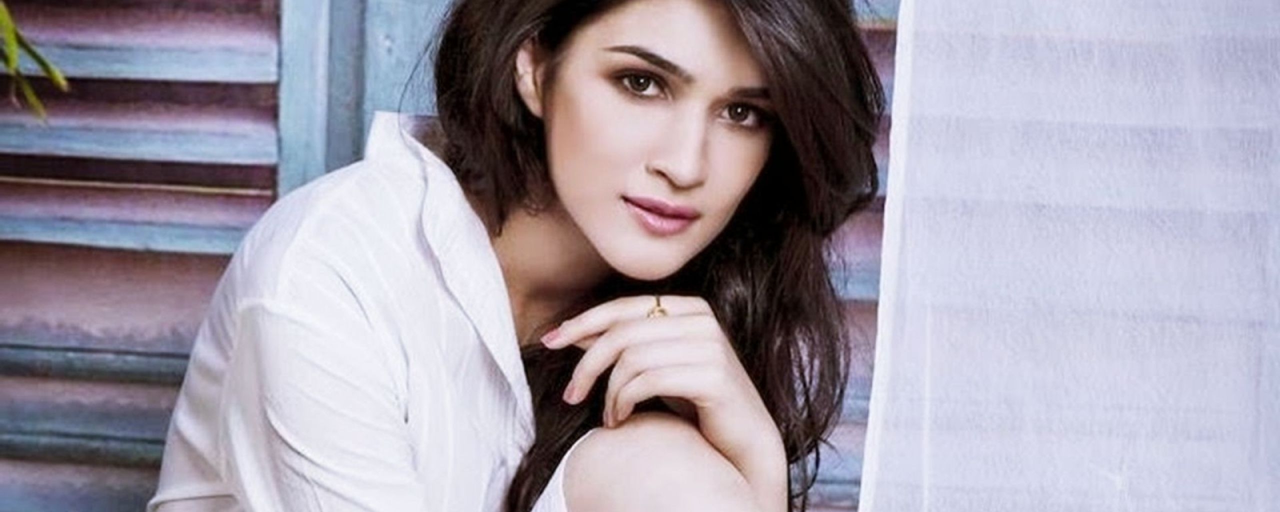 2560x1030 Kriti Sanon Gorgeous HD Wallpaper  Resolution, Dual Screen