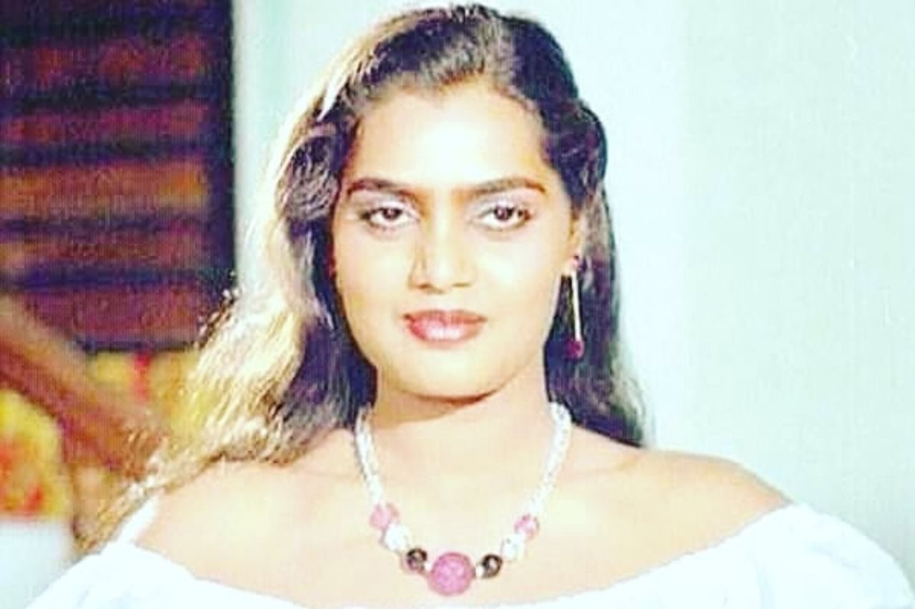 1280x860 Silk Smitha, Desktop