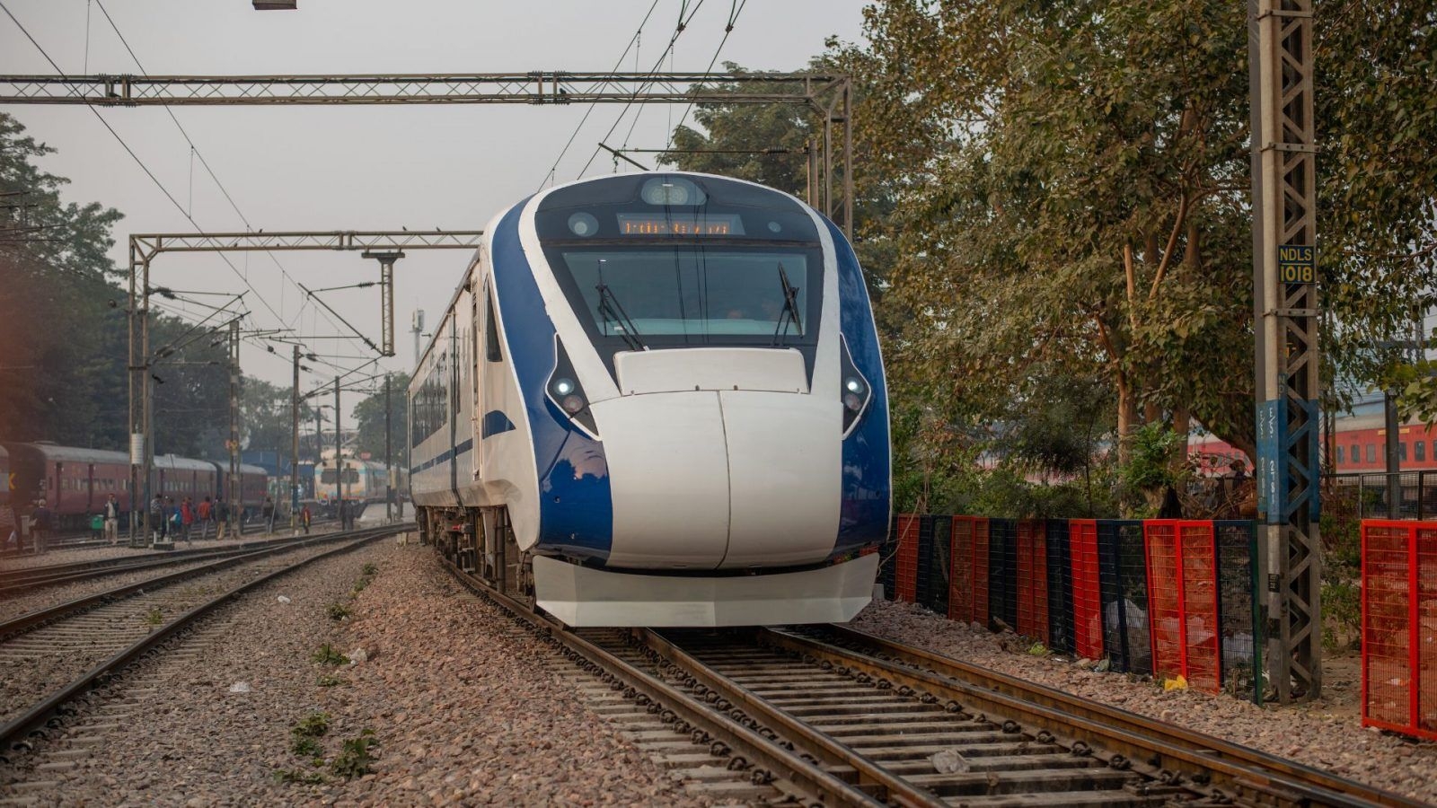 1600x900 Vande Bharat Express from Gandhinagar to Mumbai launched, Desktop