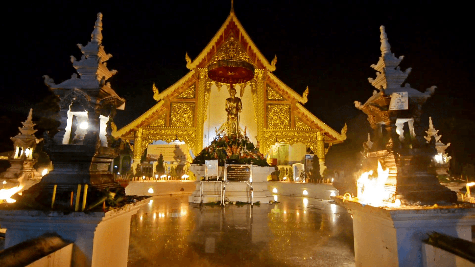 1920x1080 Magha Puja day in Wat Phra Singh. Chiang Mai, Thailand. Empty shrine, Desktop