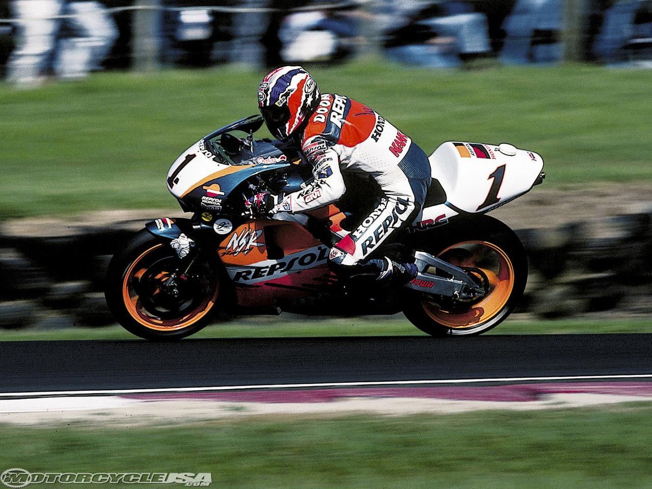 1280x960 MotoGP: The Zenith of Motorcycle Racing Photo, Desktop