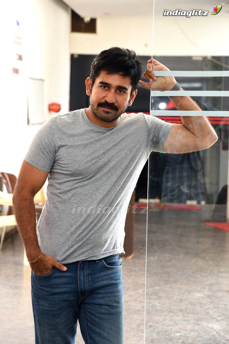 800x1200 Vijay Antony Photo Actor photo, image, gallery, stills, Phone