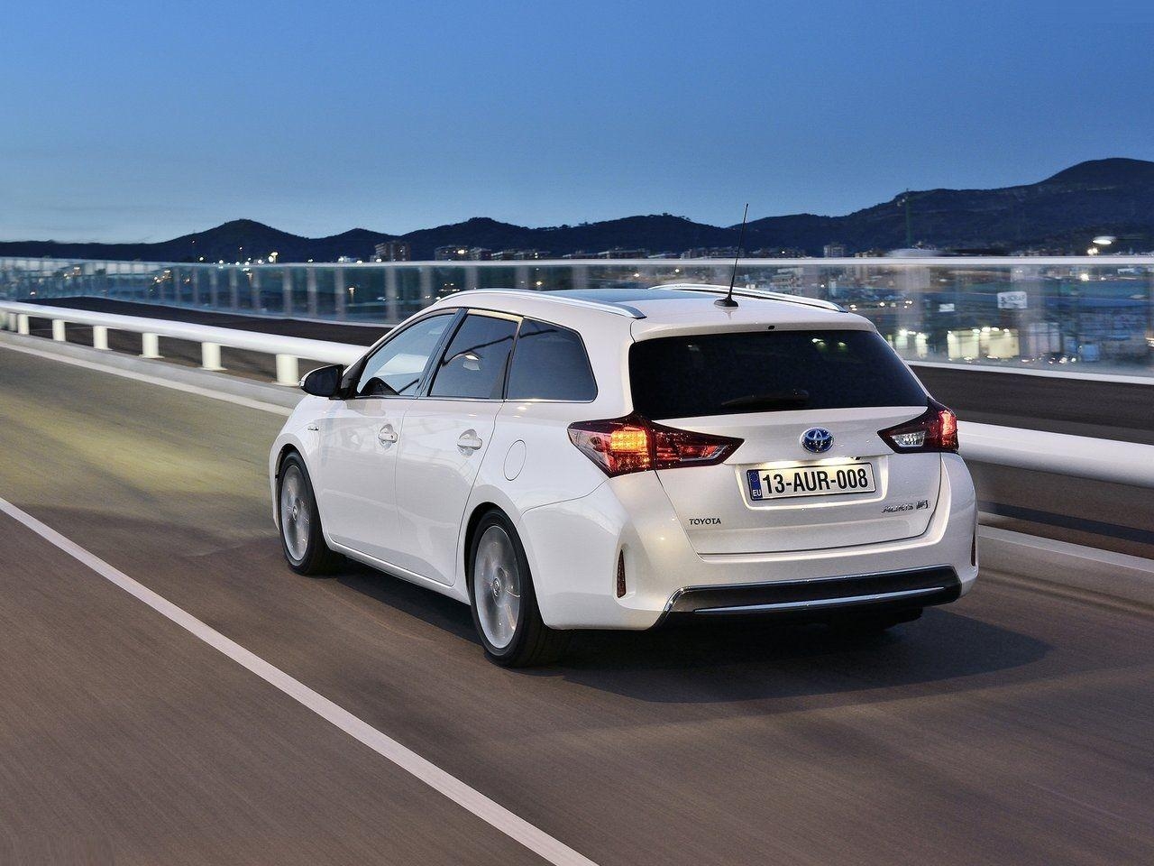 1280x960 Toyota Auris Touring Sports, Picture, Pics, Desktop